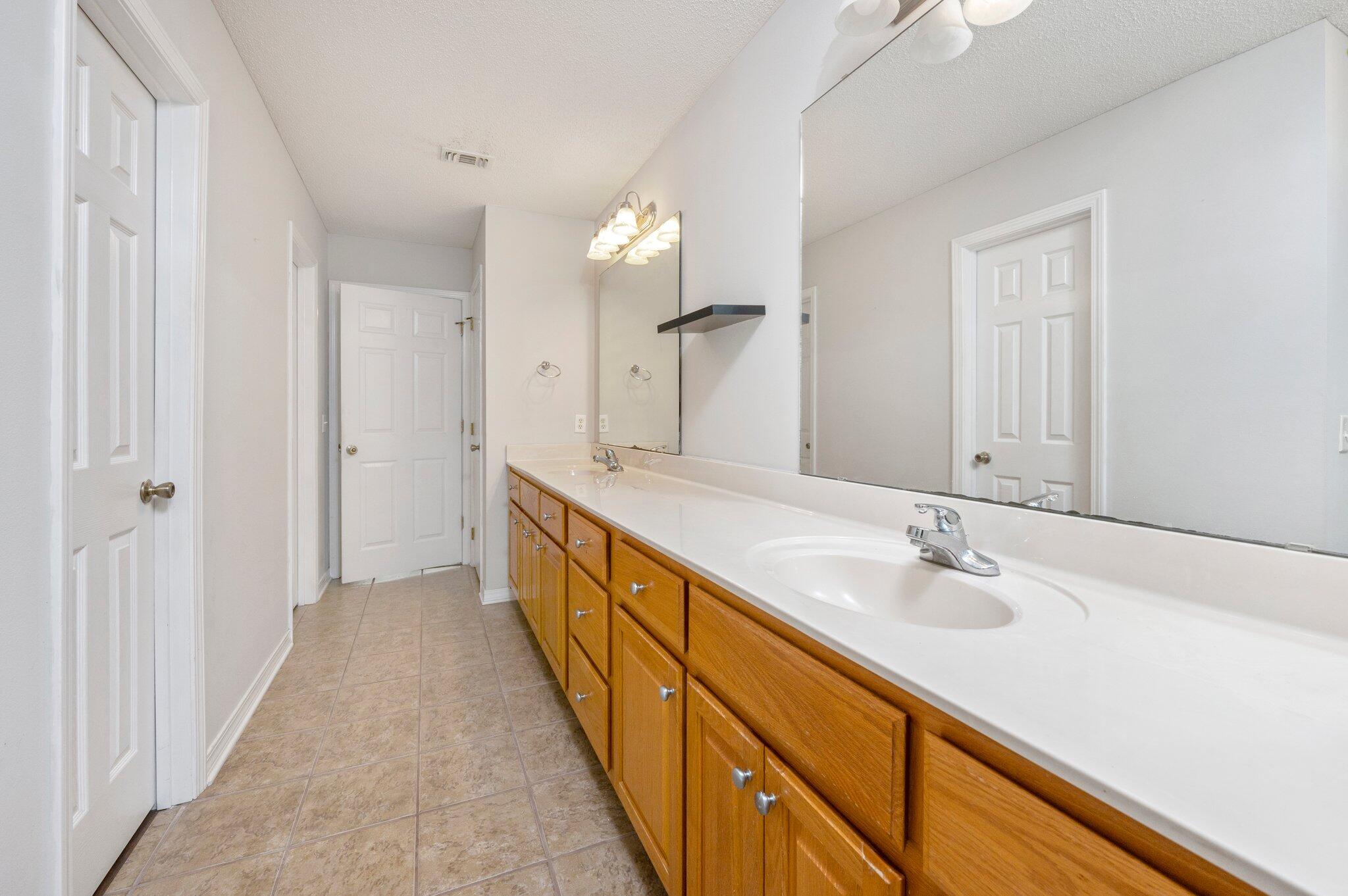 HIDDEN SPRINGS - Residential Lease