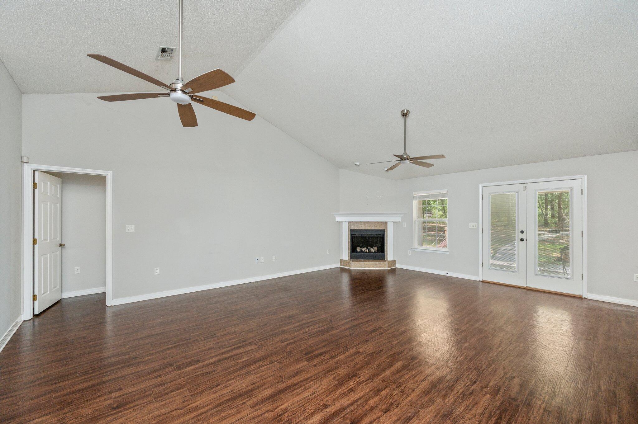 HIDDEN SPRINGS - Residential Lease
