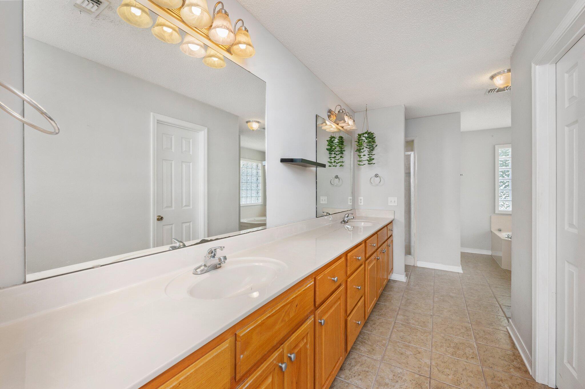 HIDDEN SPRINGS - Residential Lease