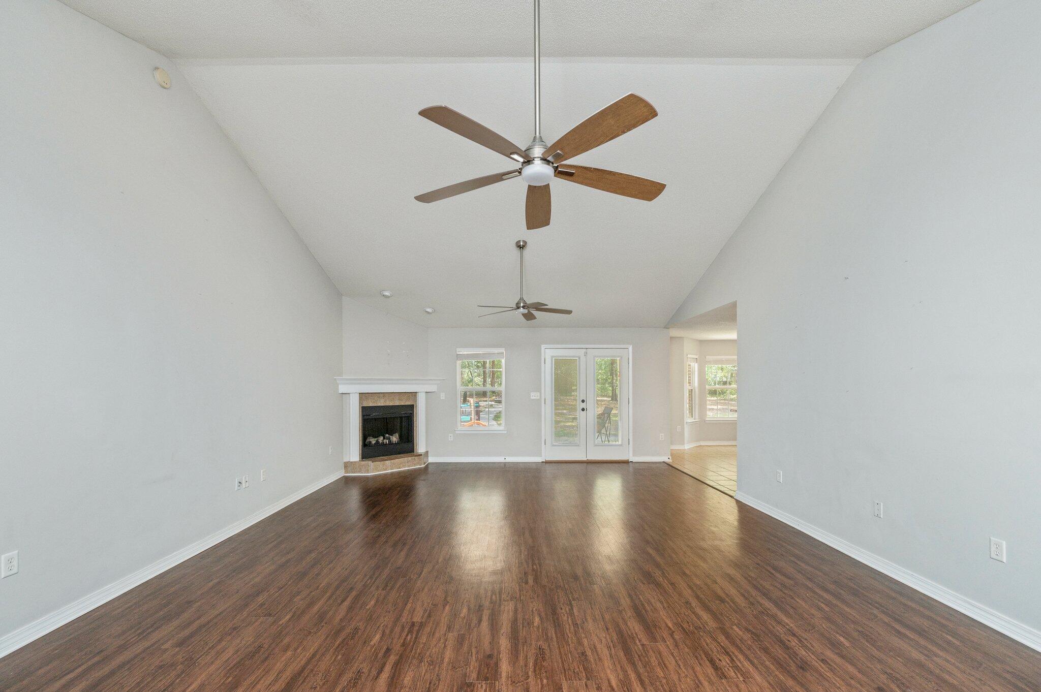 HIDDEN SPRINGS - Residential Lease