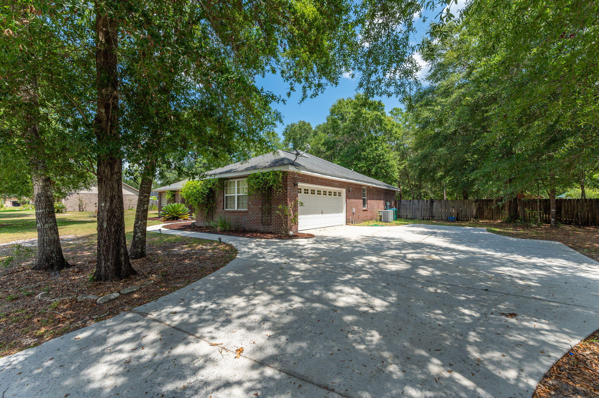 HIDDEN SPRINGS - Residential Lease