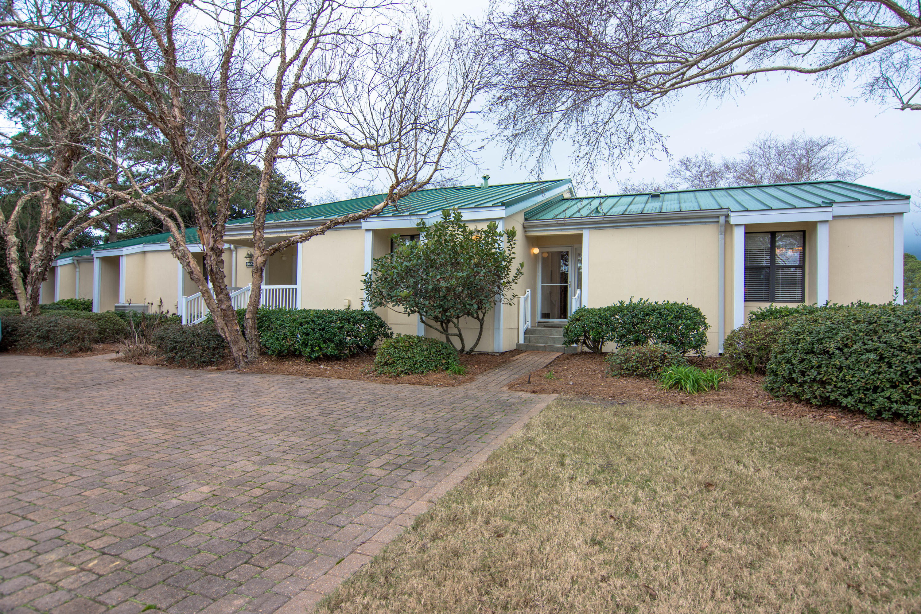 BAYOU VILLAGE CONDO PH 2 - Residential