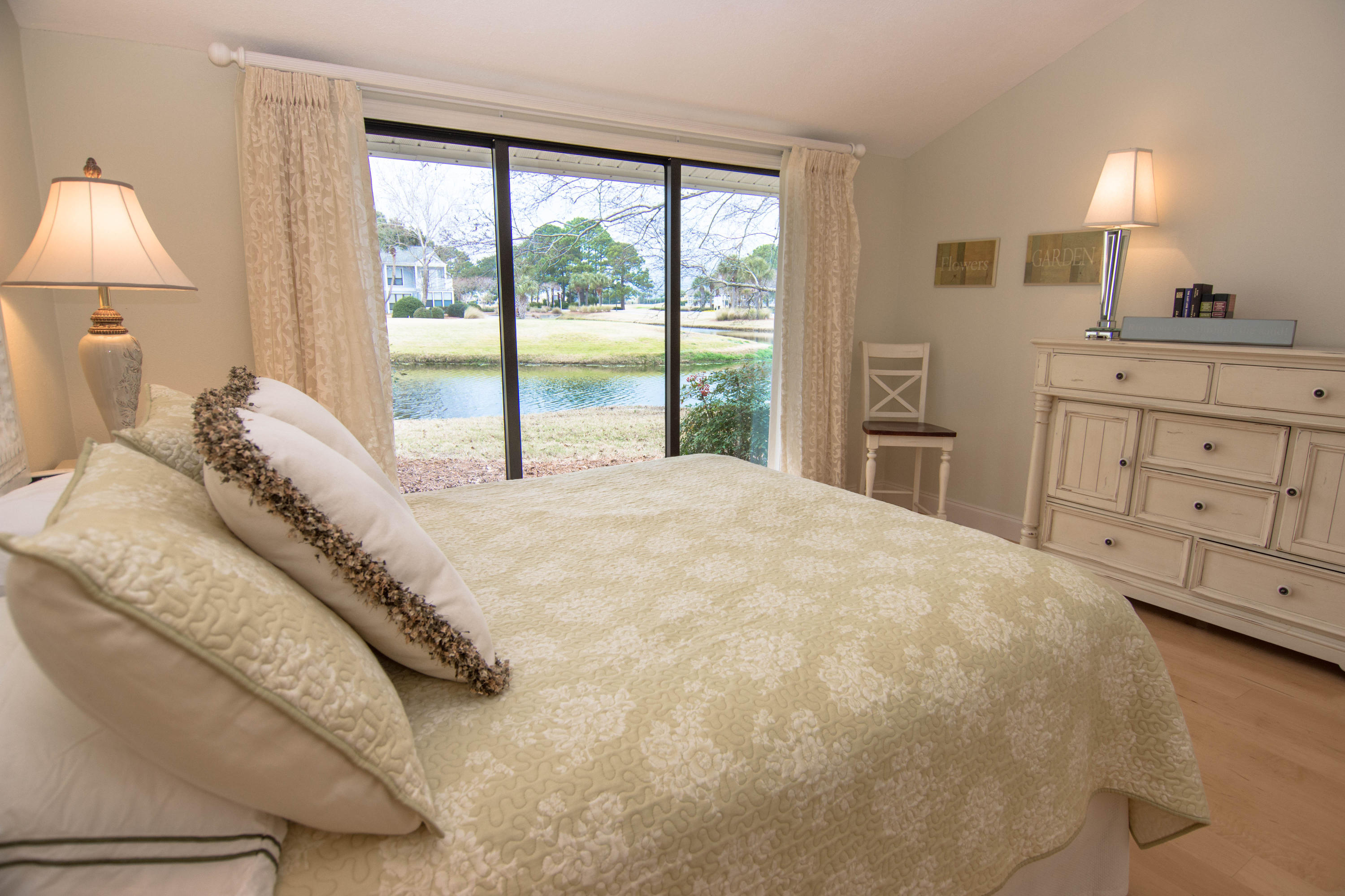 BAYOU VILLAGE CONDO PH 2 - Residential