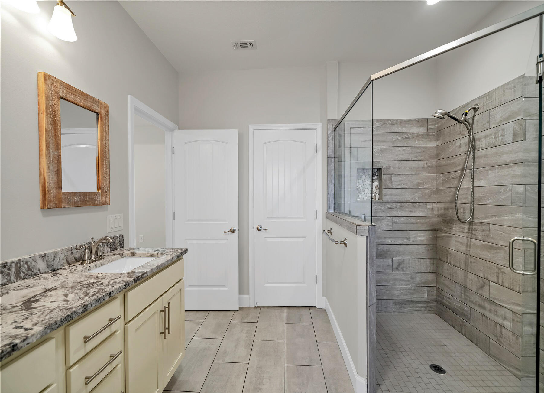 NO RECORDED SUBDIVISION - Residential Lease