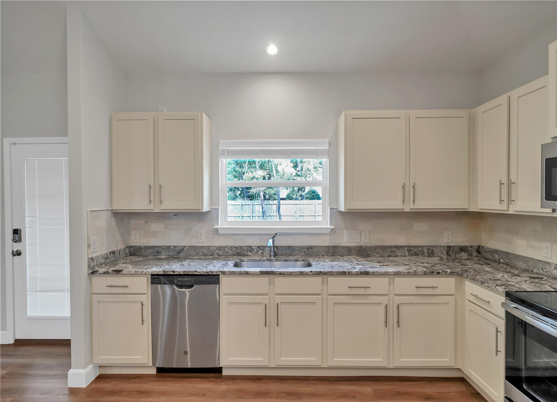 NO RECORDED SUBDIVISION - Residential Lease