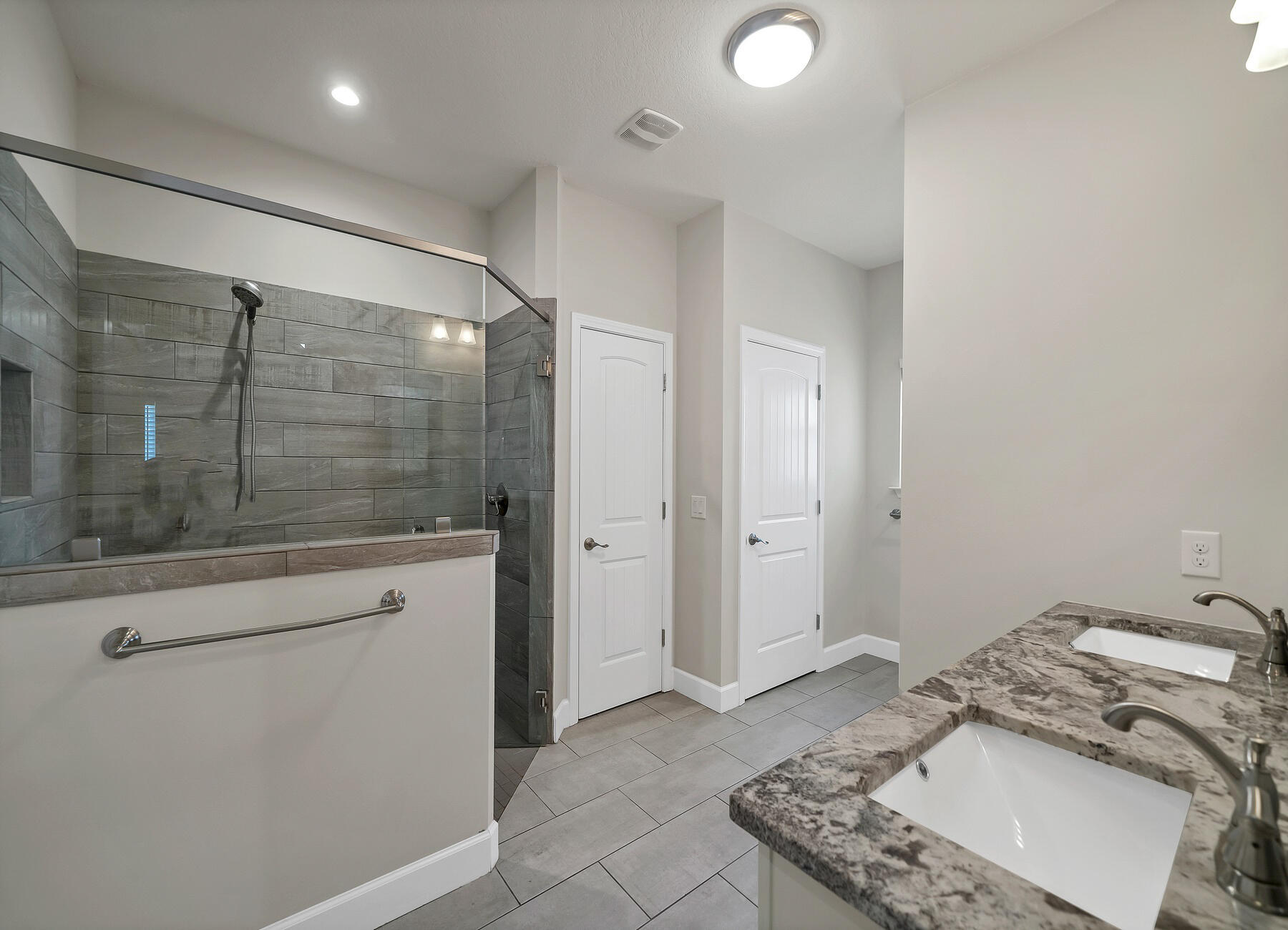 NO RECORDED SUBDIVISION - Residential Lease
