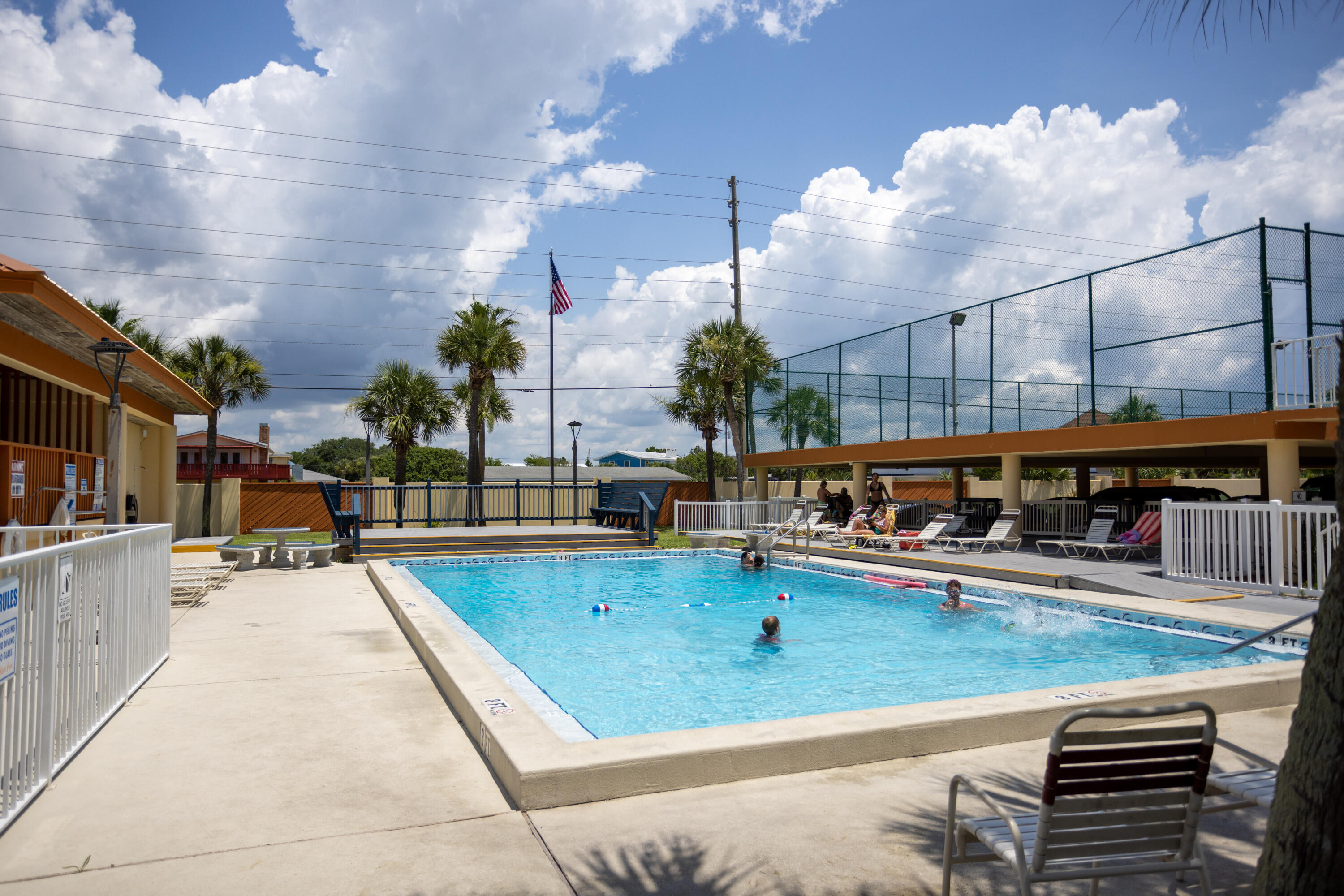 Surf Dweller Condomiums - Residential