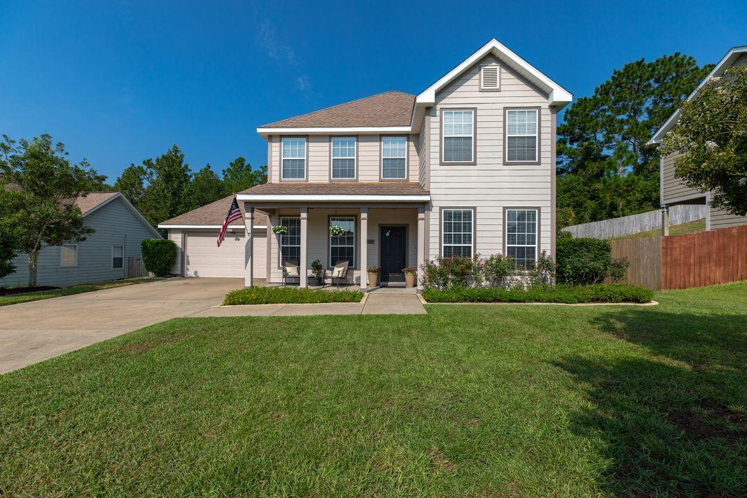 Stunning 3 Bedroom 2.5 Bathroom -  well appointed family home  in Sandy Ridge Estates. This home has MANY UPDATES to include NEW 10 mm chestnut laminate wood flooring, NEW Mohawk Carpet 10 yr warranty, NEW tile in bathrooms and laundry room, NEW paint, NEW 5 1/4 inch base boards, New window casing & trim,  NEW Crown molding, NEW oil rubbed bronze fixtures-fans -hardware throughout home. Whole house Westinghouse water softener and reverse osmosis water drinking system and much much more! HUGE MB and MBath with garden tub, walk-in shower, double vanity & WIC, Large 2nd & 3rd bedrooms, Indoor laundry room, 2 car garage and privacy fenced yard w/  front porch and back patio! This amazing will home will not last so schedule your showing today!
