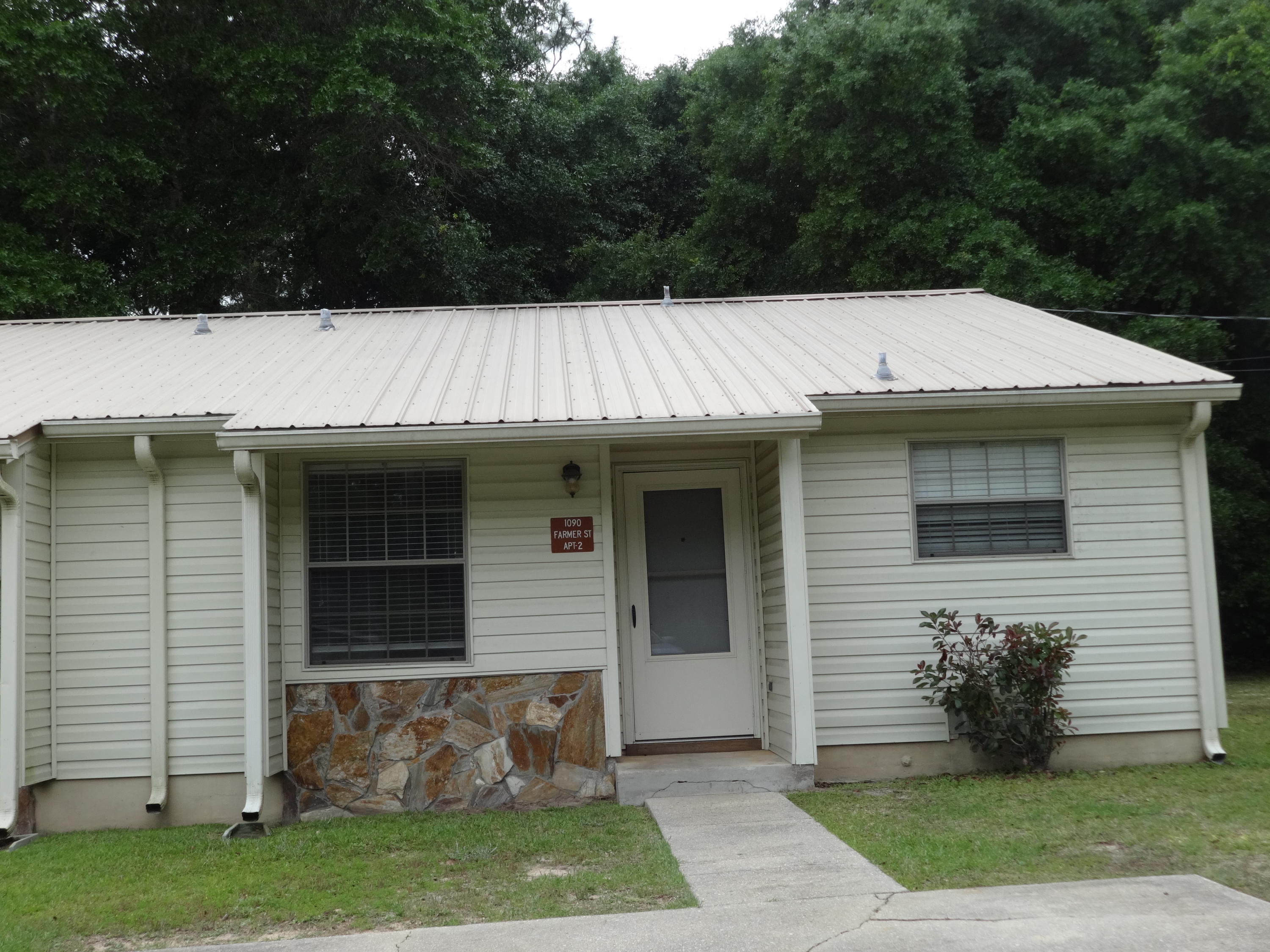 OAKDALE MINI FARMS - Residential Lease