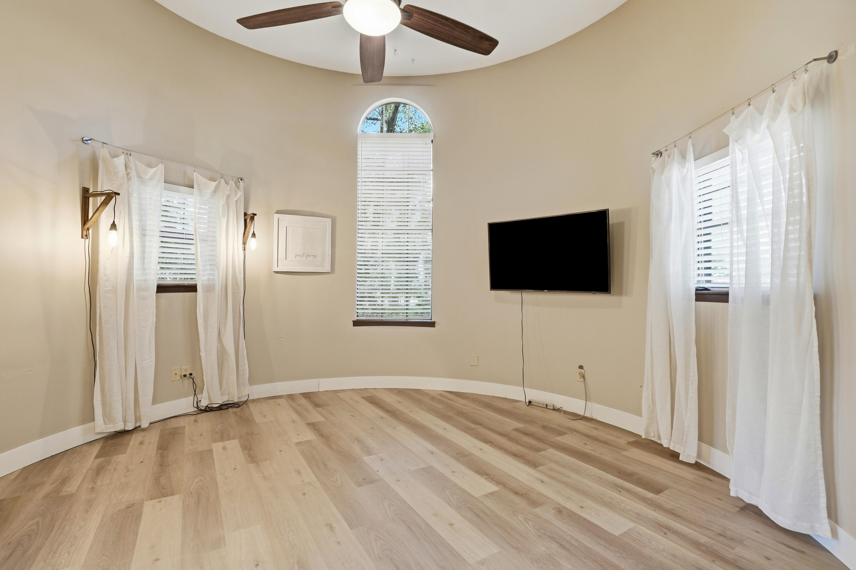 ROCKY BAYOU COUNTRY CLUB ESTATES 1 - Residential