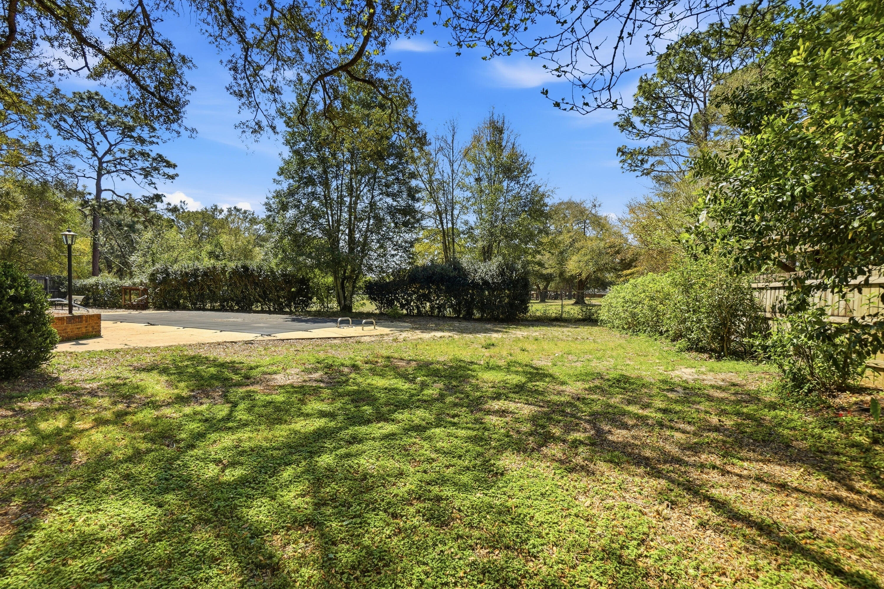 ROCKY BAYOU COUNTRY CLUB ESTATES 1 - Residential