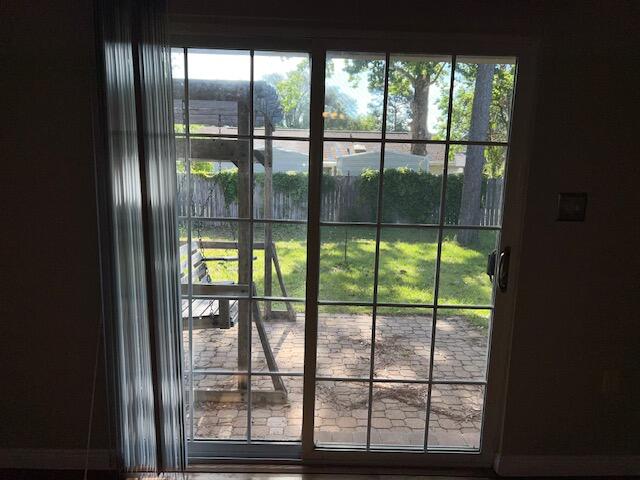 PORT DIXIE - Residential Lease