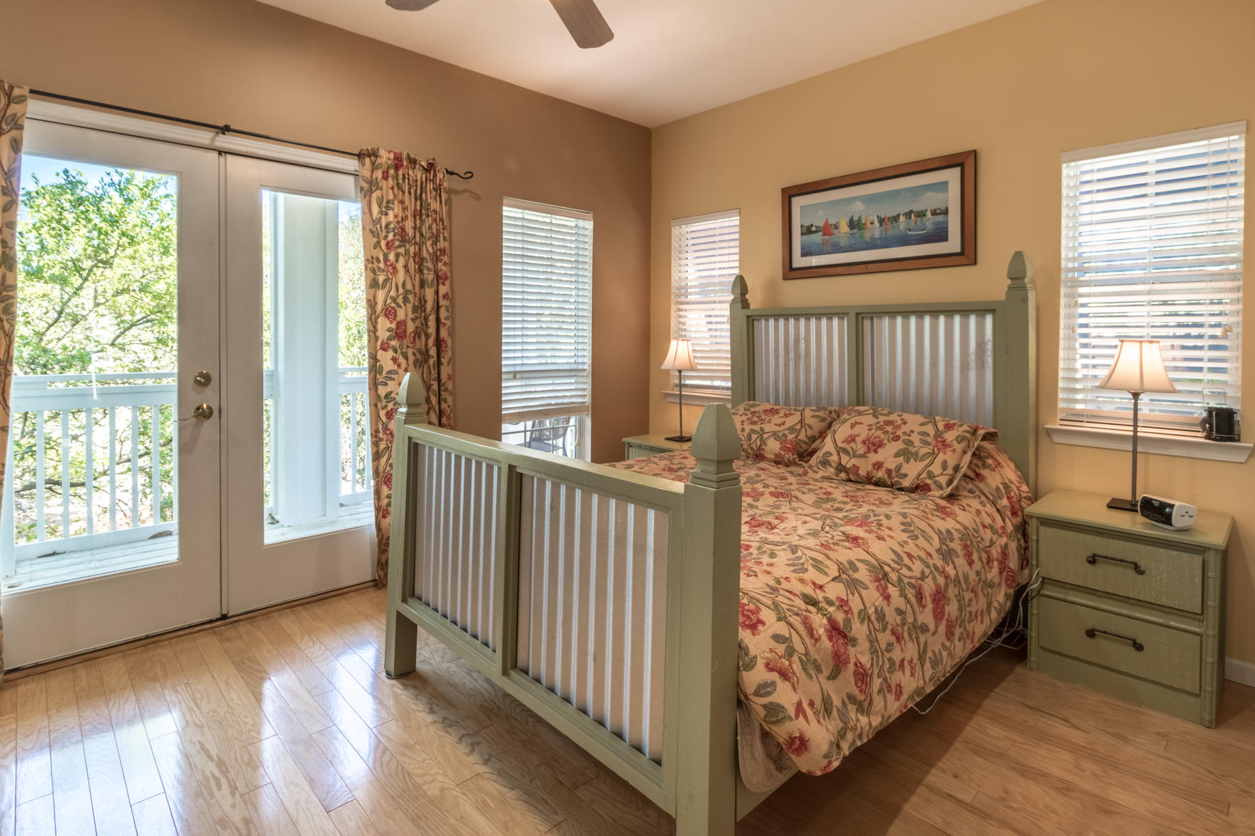 SUNRISE BEACH - Residential