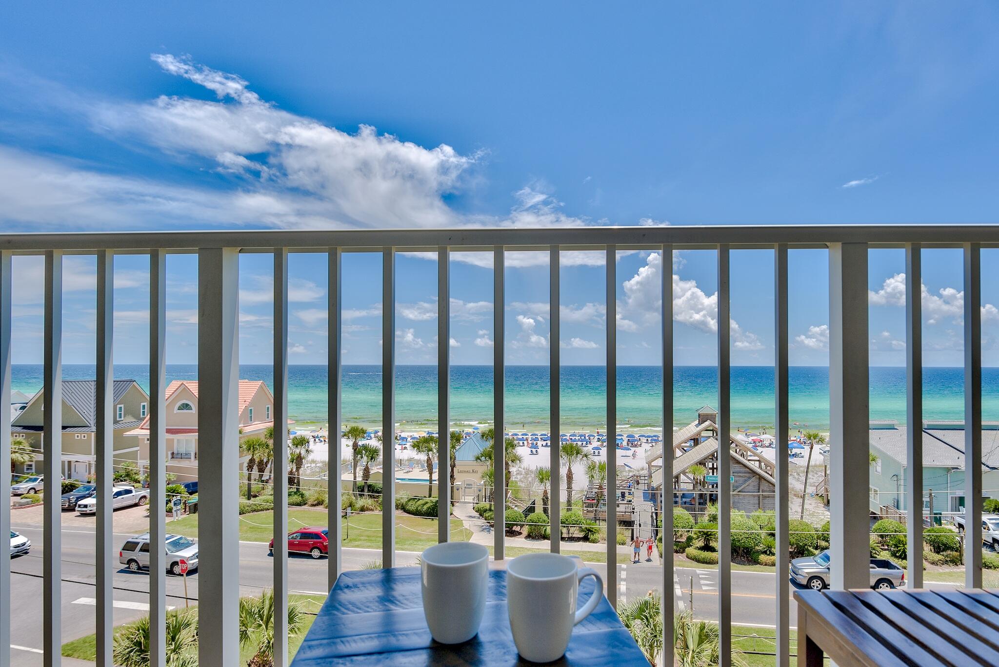 LEEWARD KEY - Residential