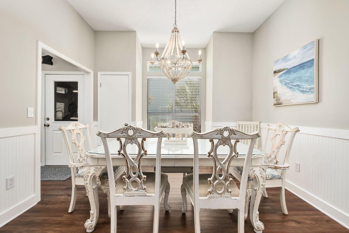 CRYSTAL SHORES - Residential