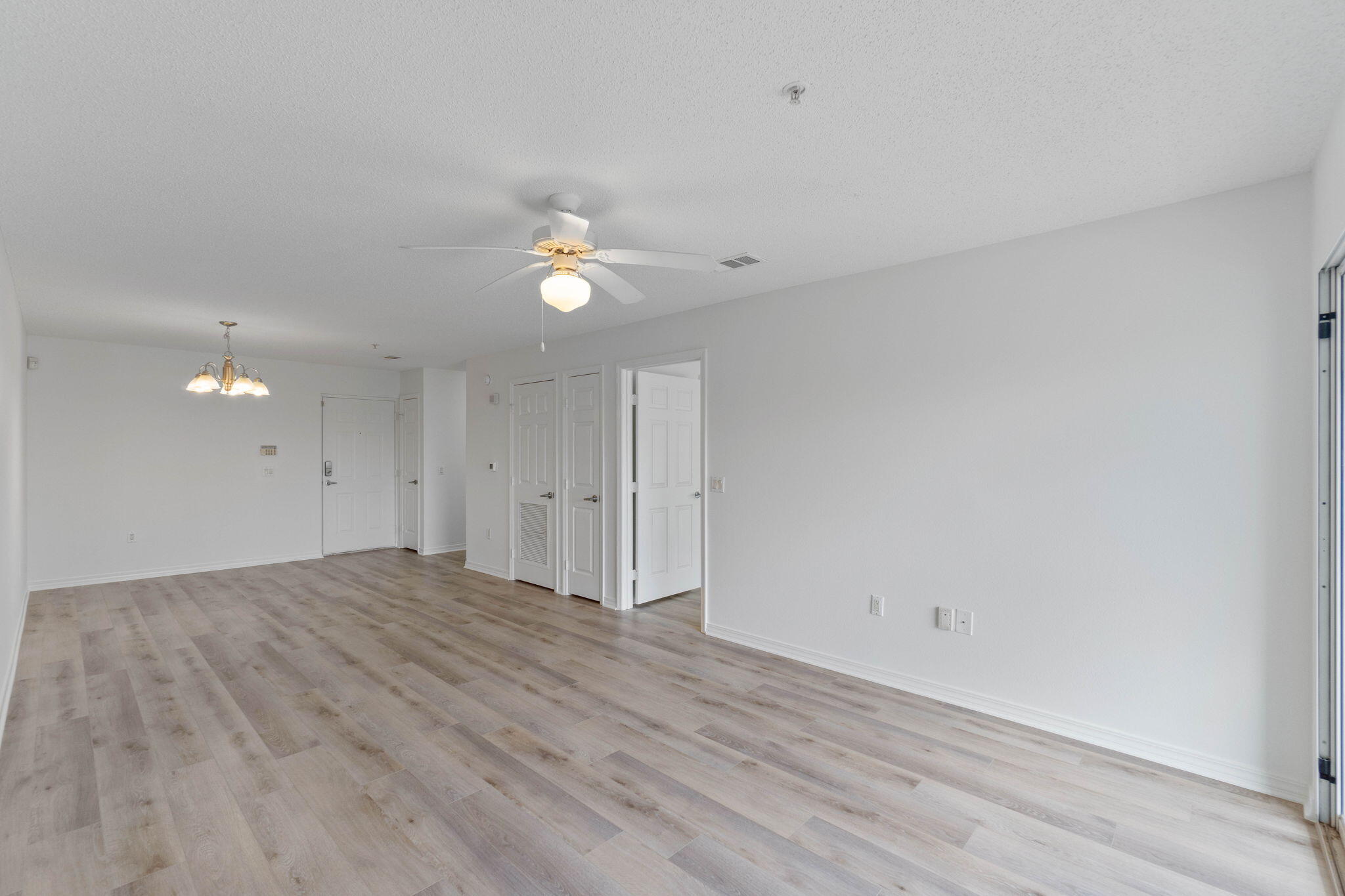 THE FLORIDA CLUB - Residential Lease