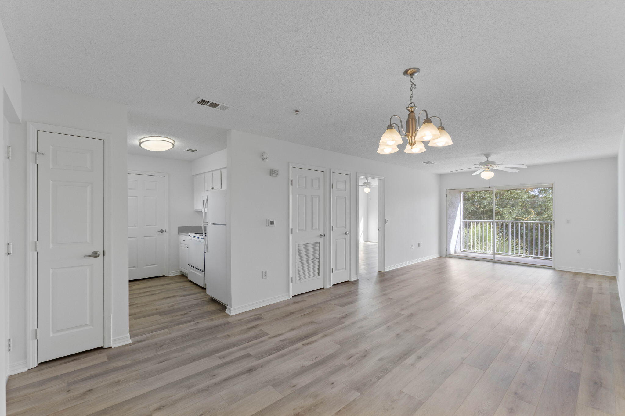 THE FLORIDA CLUB - Residential Lease