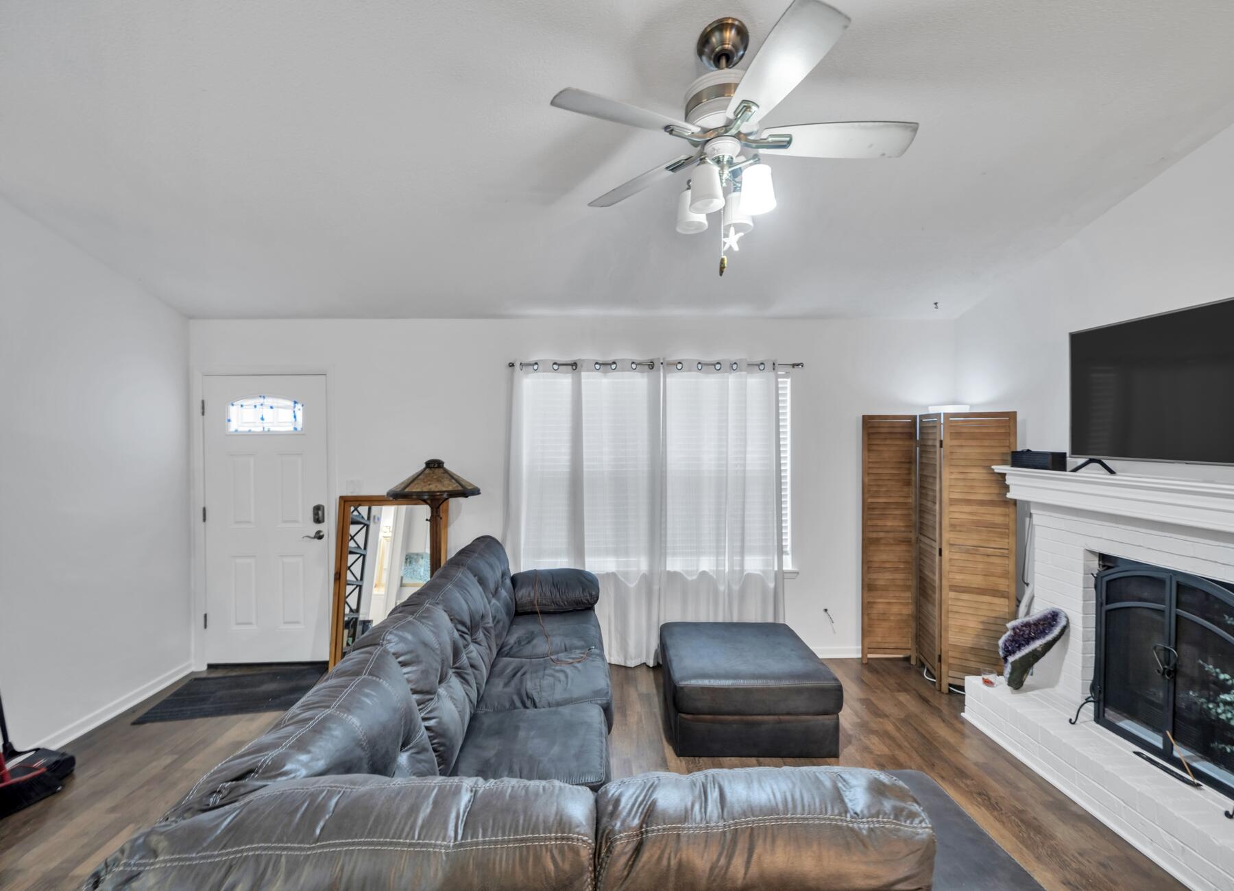 INDIAN OAKS - Residential Lease