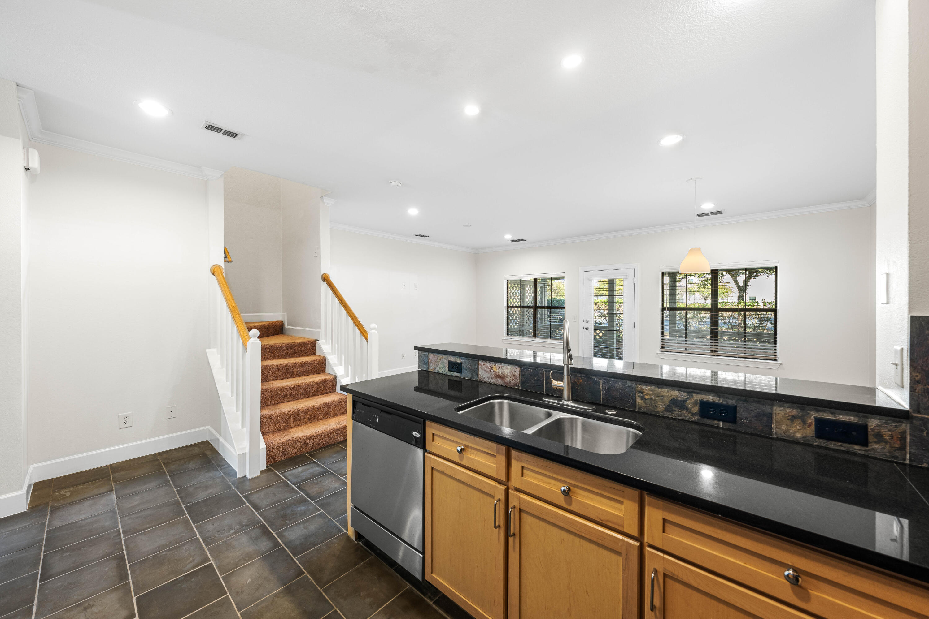 SOUTH HAVEN TOWNHOMES - Residential