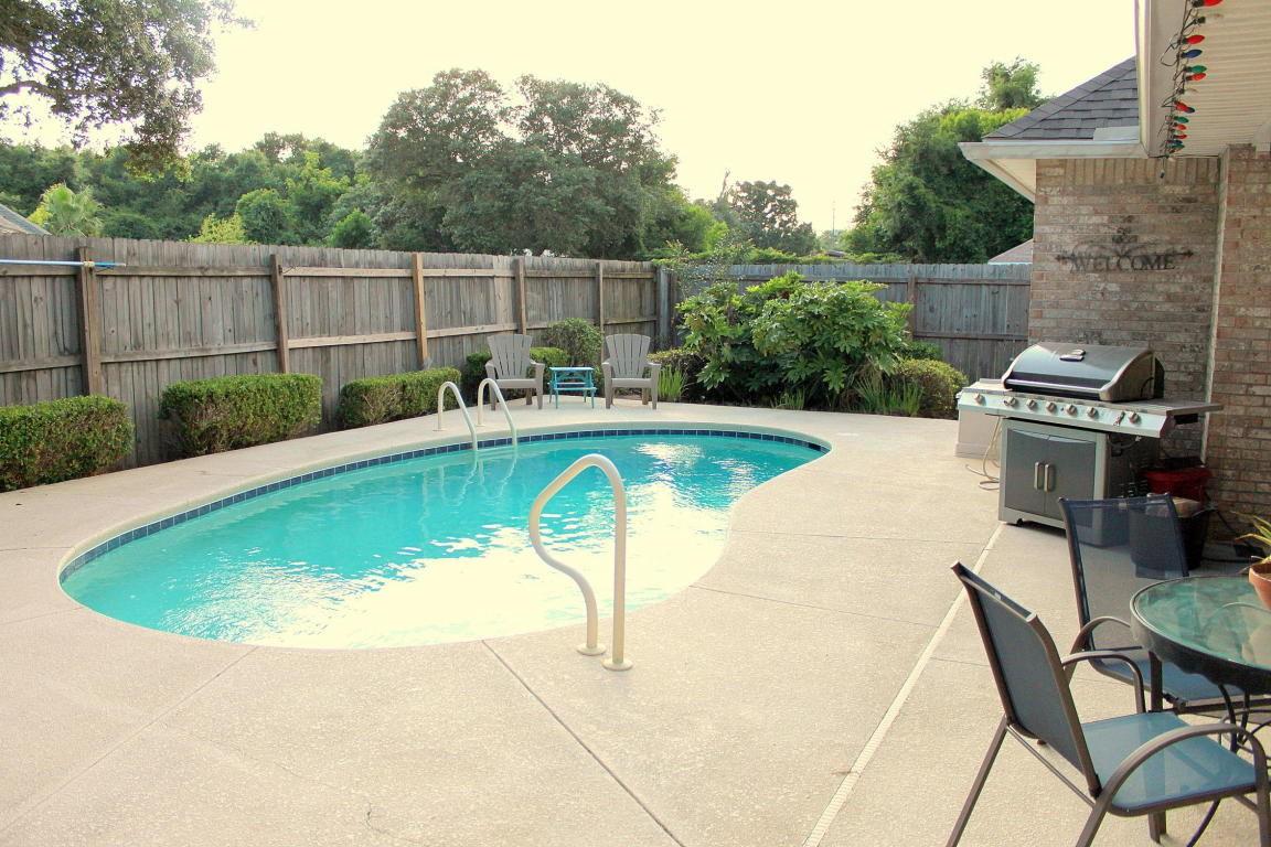 RIDGE WOOD MANOR - Residential Lease