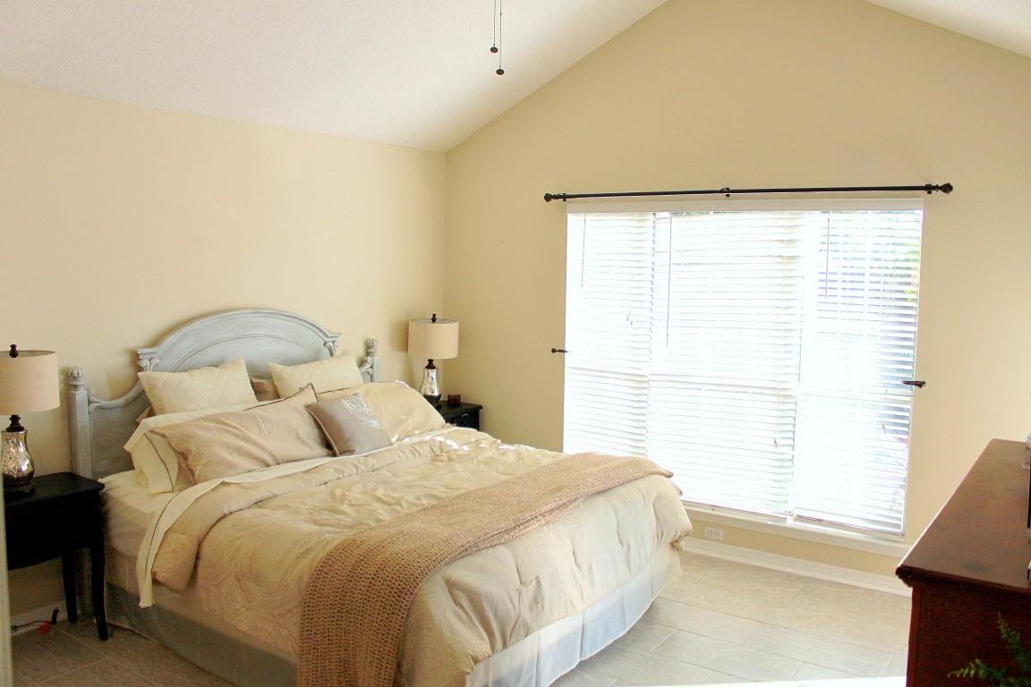 RIDGE WOOD MANOR - Residential Lease