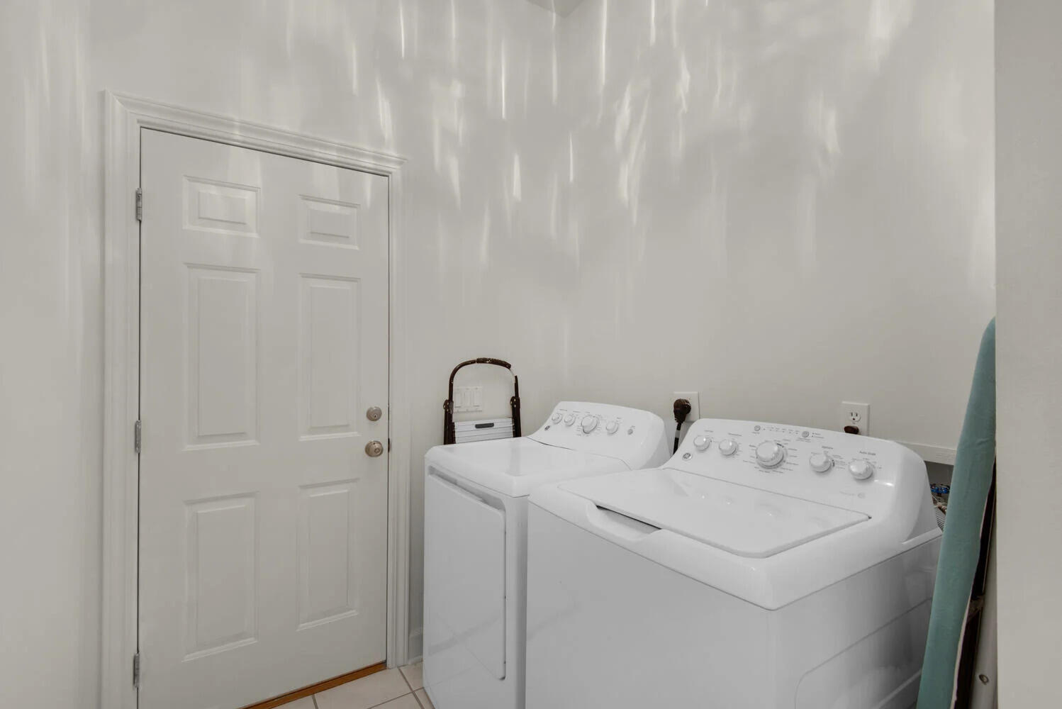MARAVILLA COTTAGES - Residential