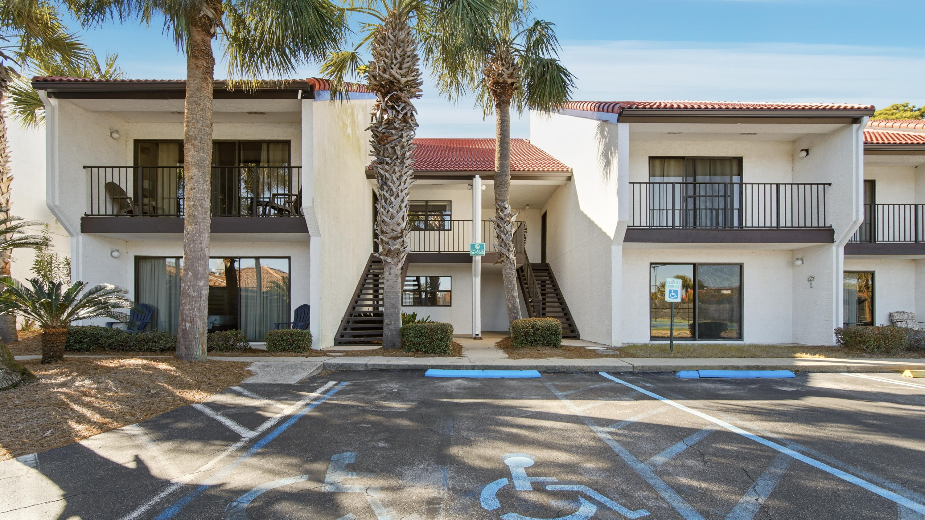 EDGEWATER GOLF VILLAS 2A CONDO - Residential