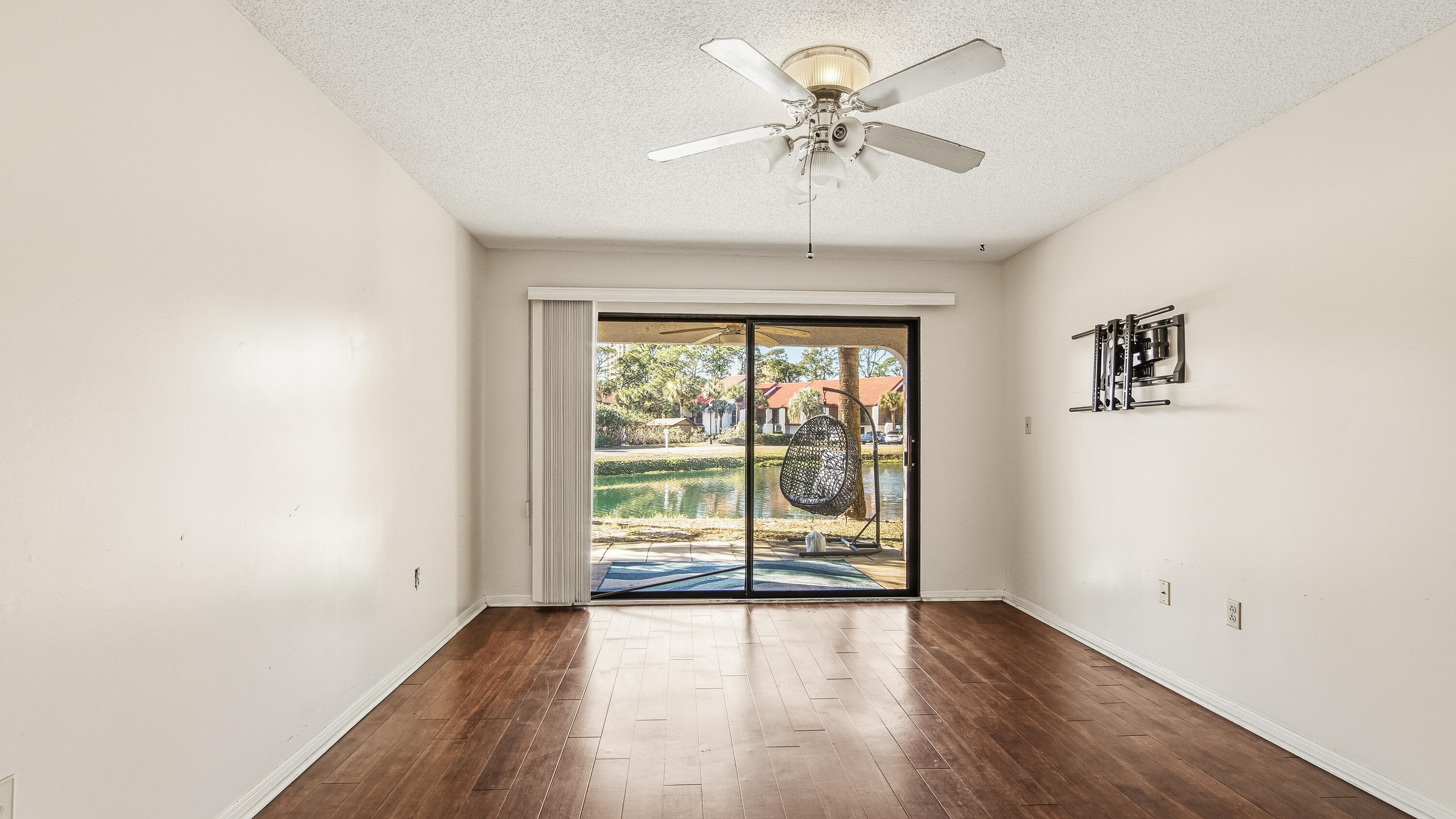 EDGEWATER GOLF VILLAS 2A CONDO - Residential