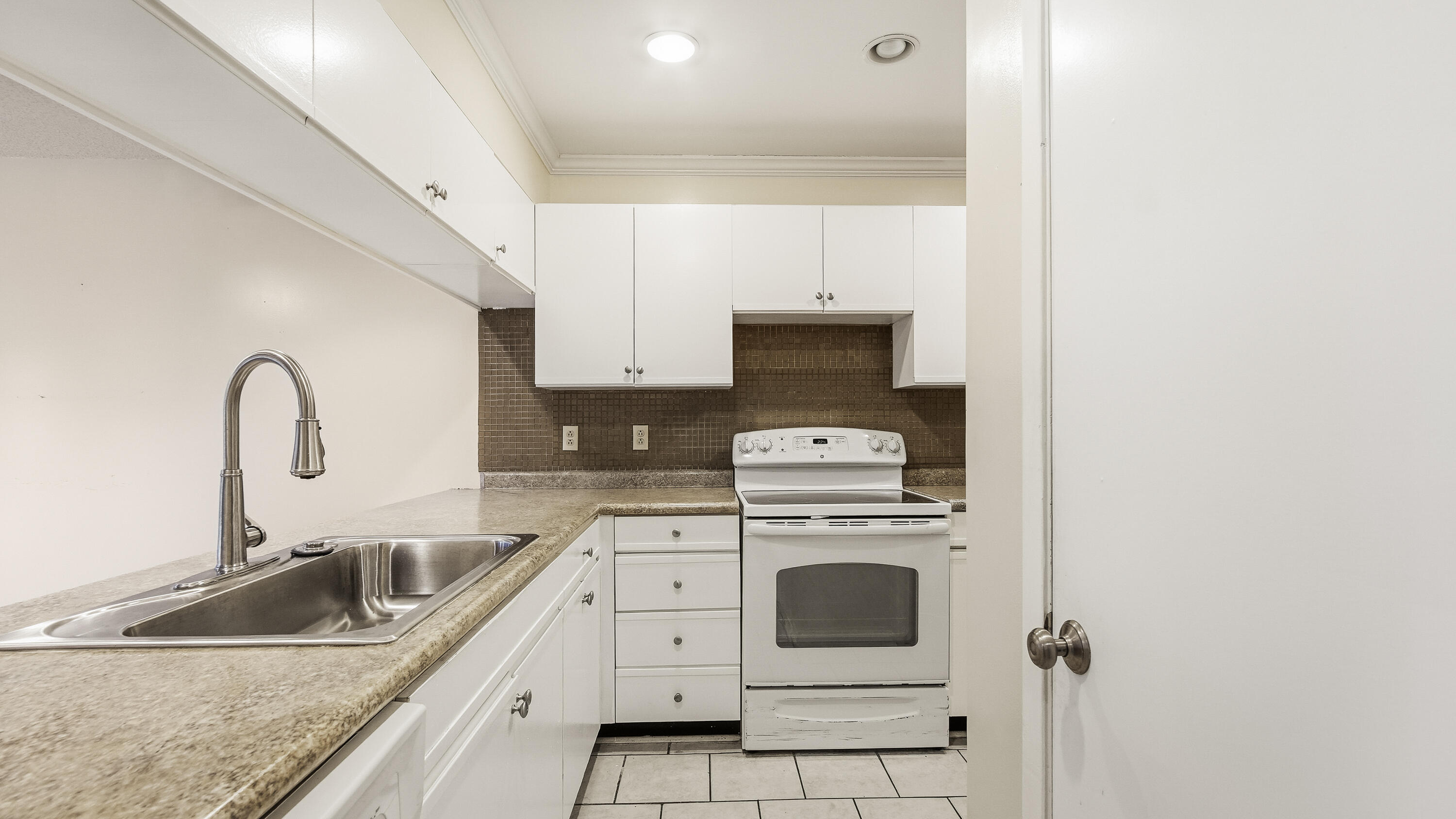 EDGEWATER GOLF VILLAS 2A CONDO - Residential