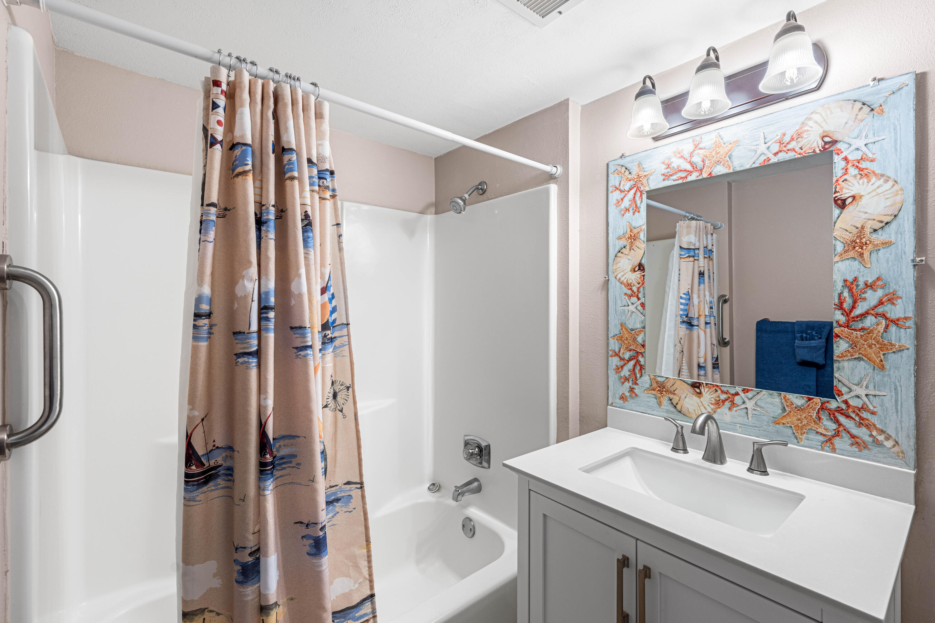 EMERALD SURF CONDO - Residential