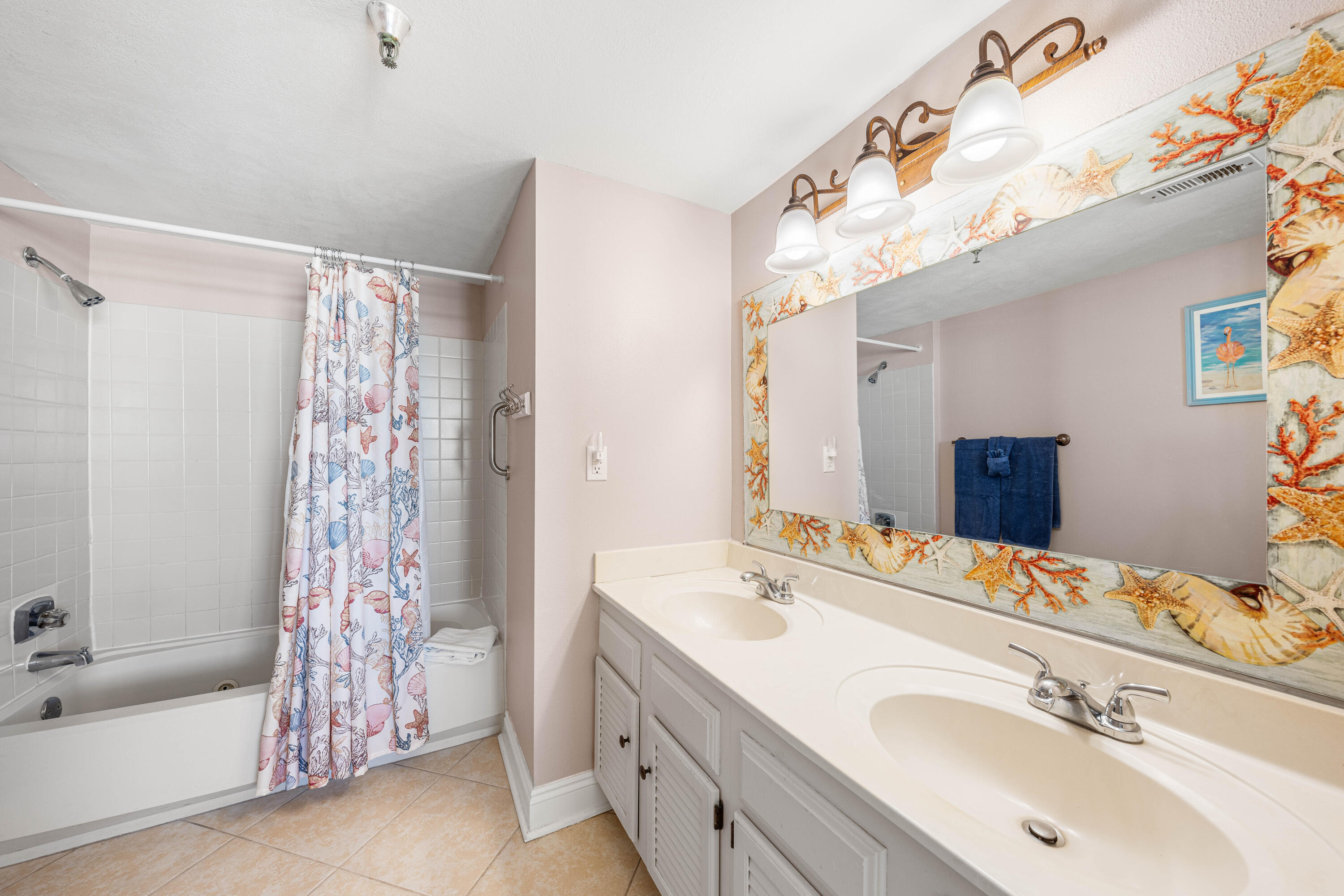 EMERALD SURF CONDO - Residential