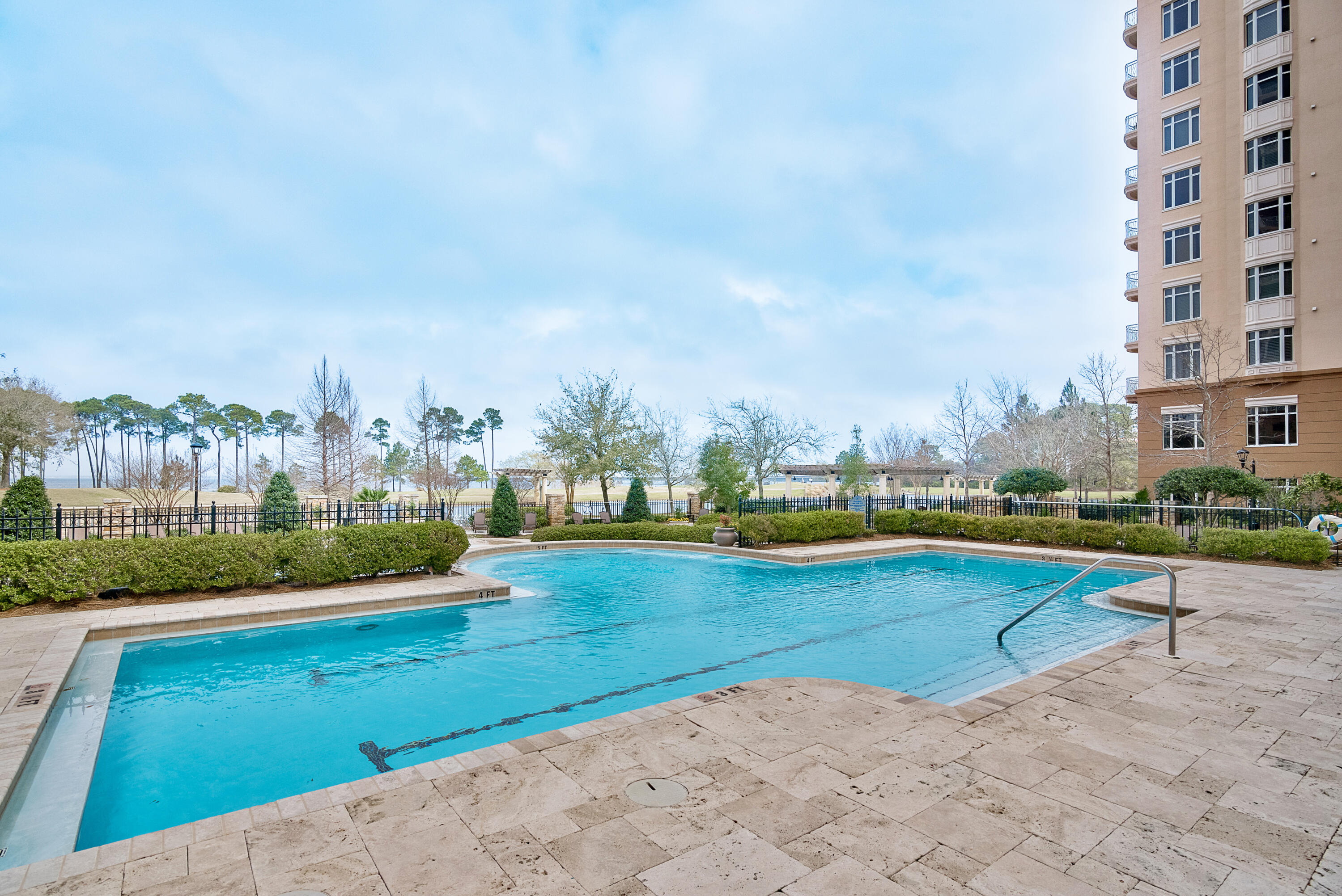 ONE WATER PLACE - Residential
