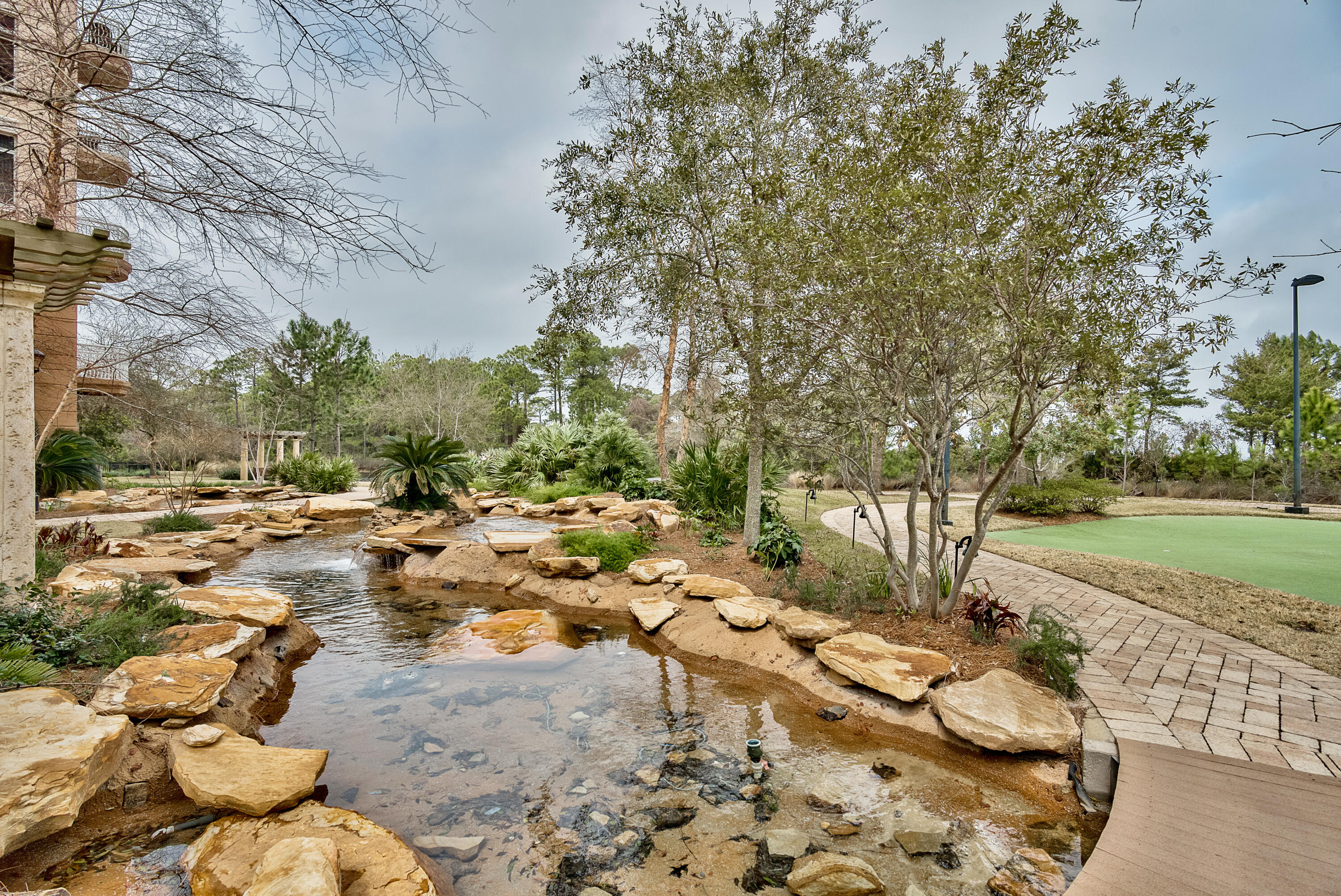 ONE WATER PLACE - Residential