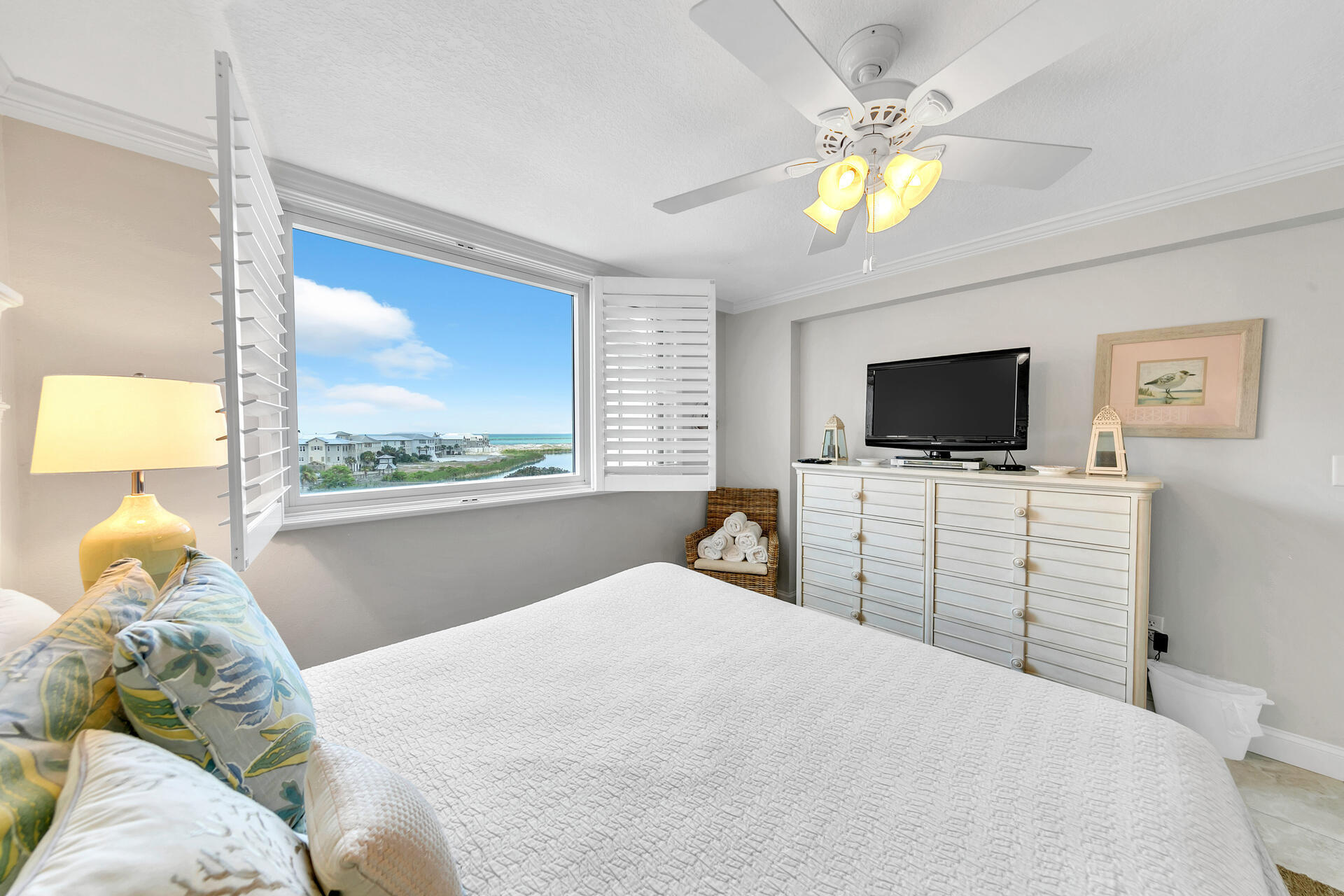 ISLANDER CONDO PH 2 - Residential