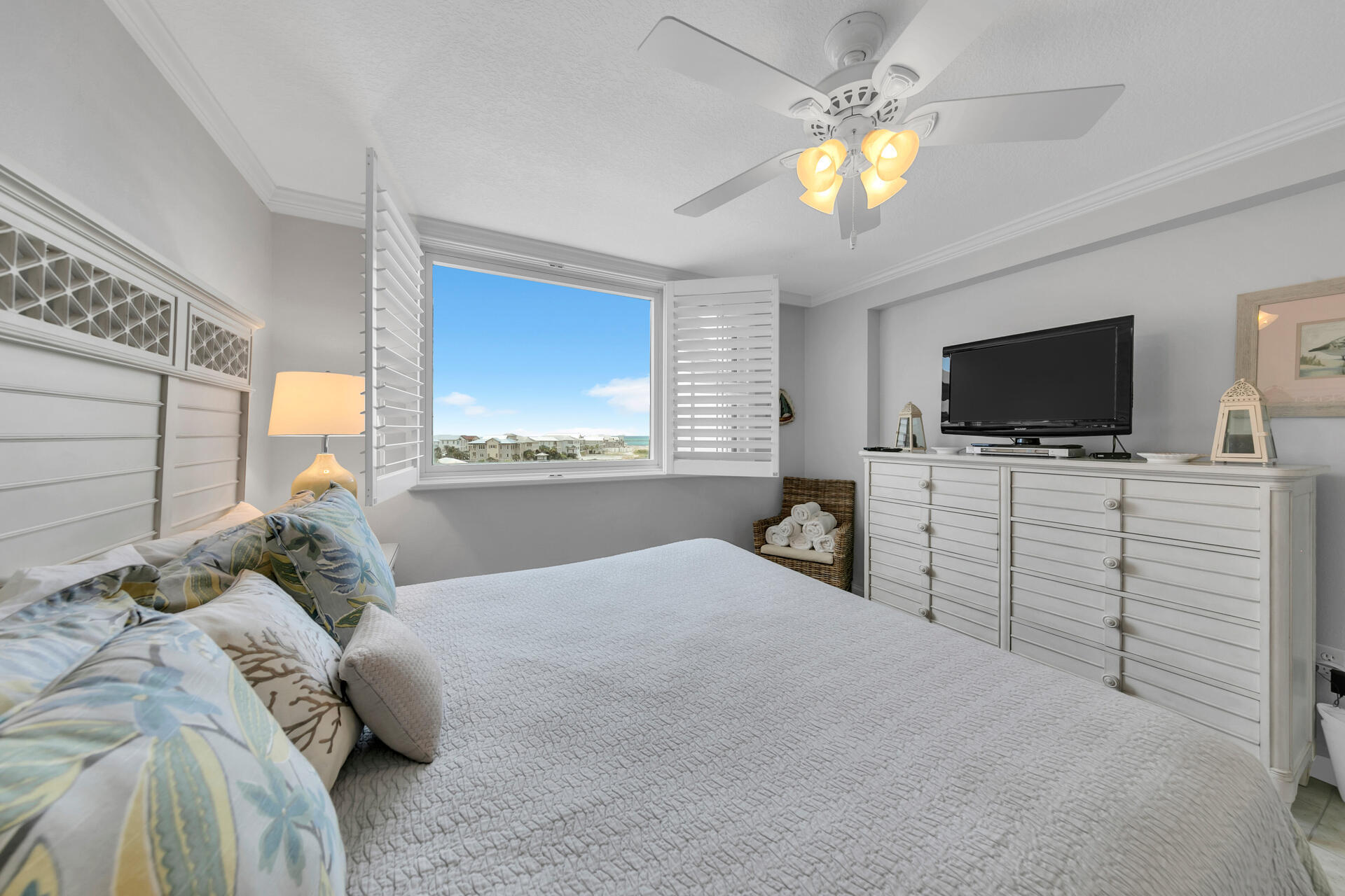 ISLANDER CONDO PH 2 - Residential
