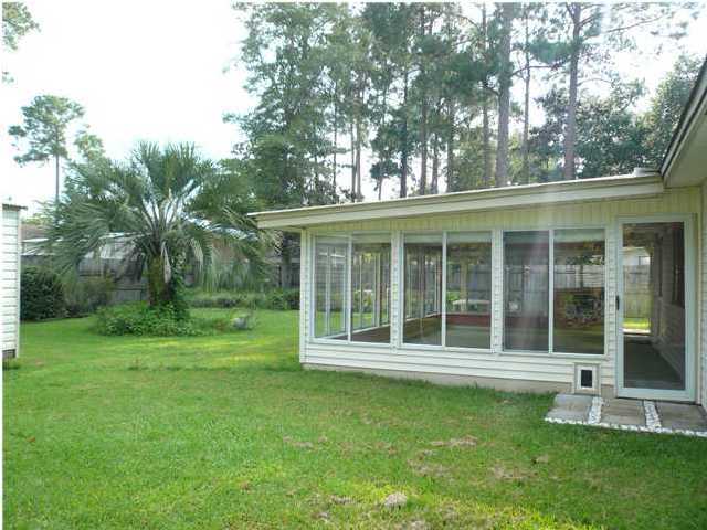 PINEWOOD ESTATES - Residential Lease