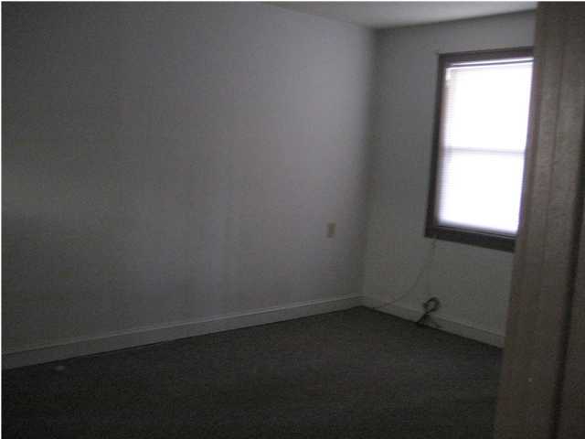 EDGEWATER APT - Residential Lease