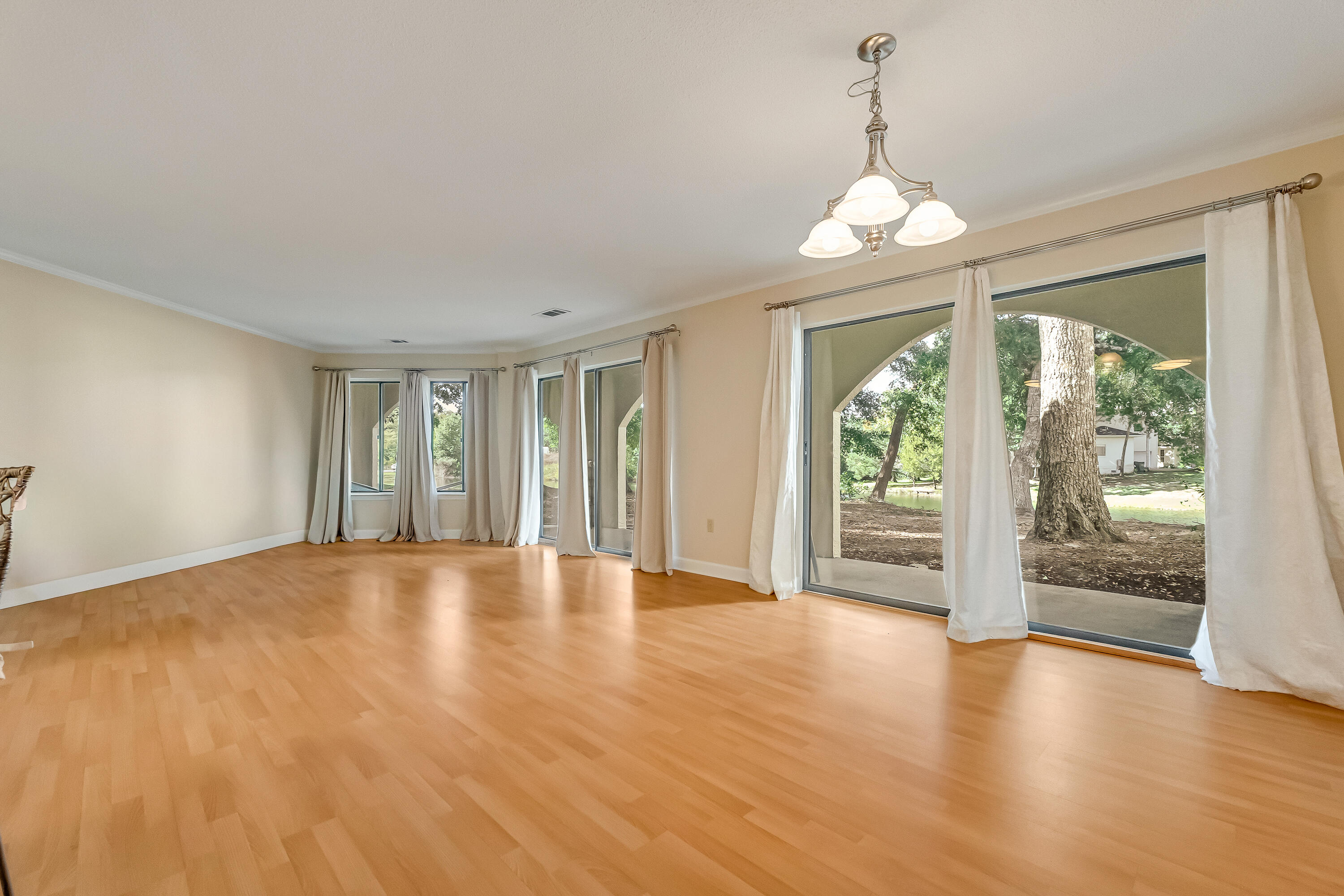 LAKESIDE CONDO AT BLUEWATER BAY - Residential Lease