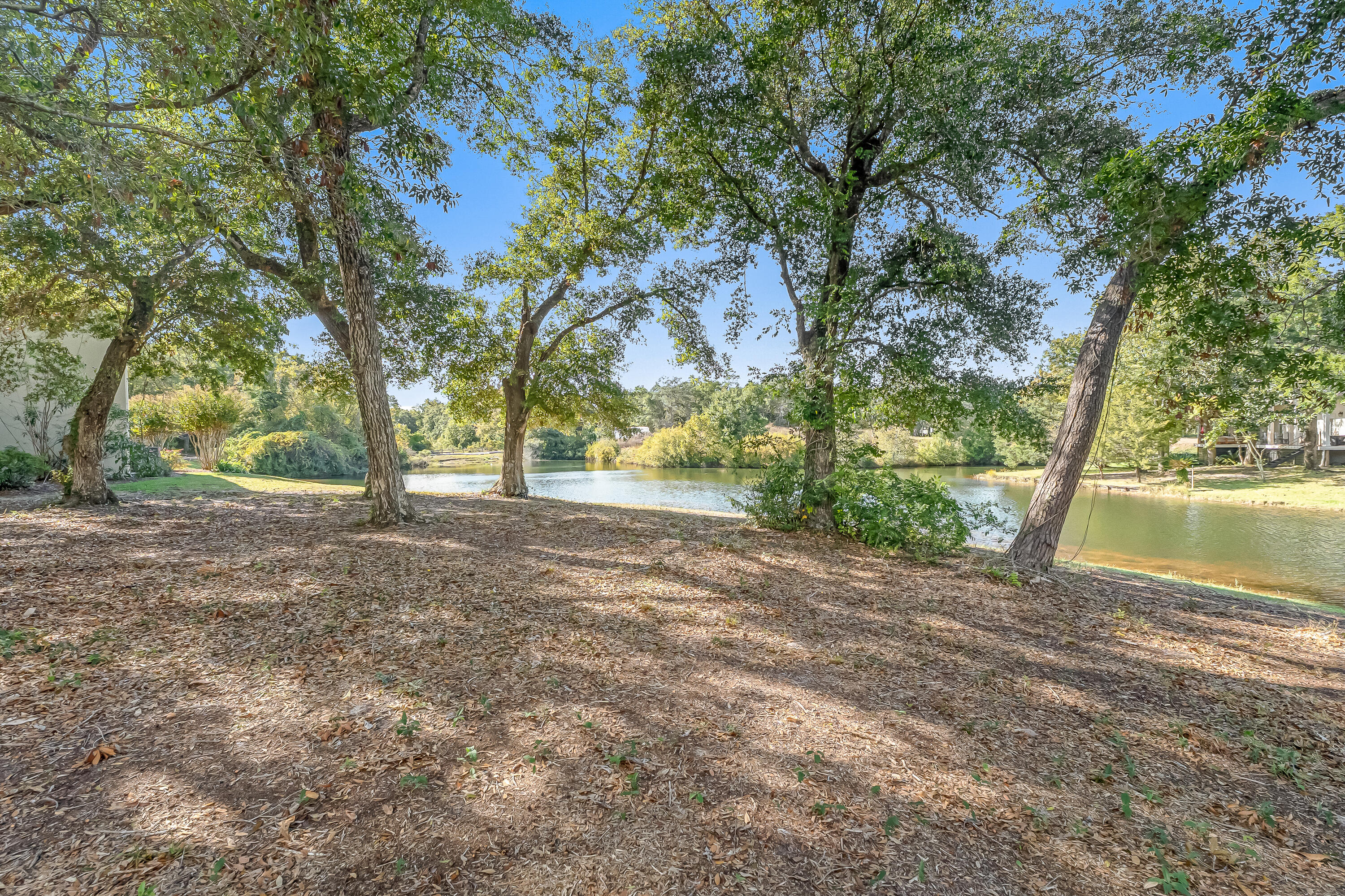 LAKESIDE CONDO AT BLUEWATER BAY - Residential Lease