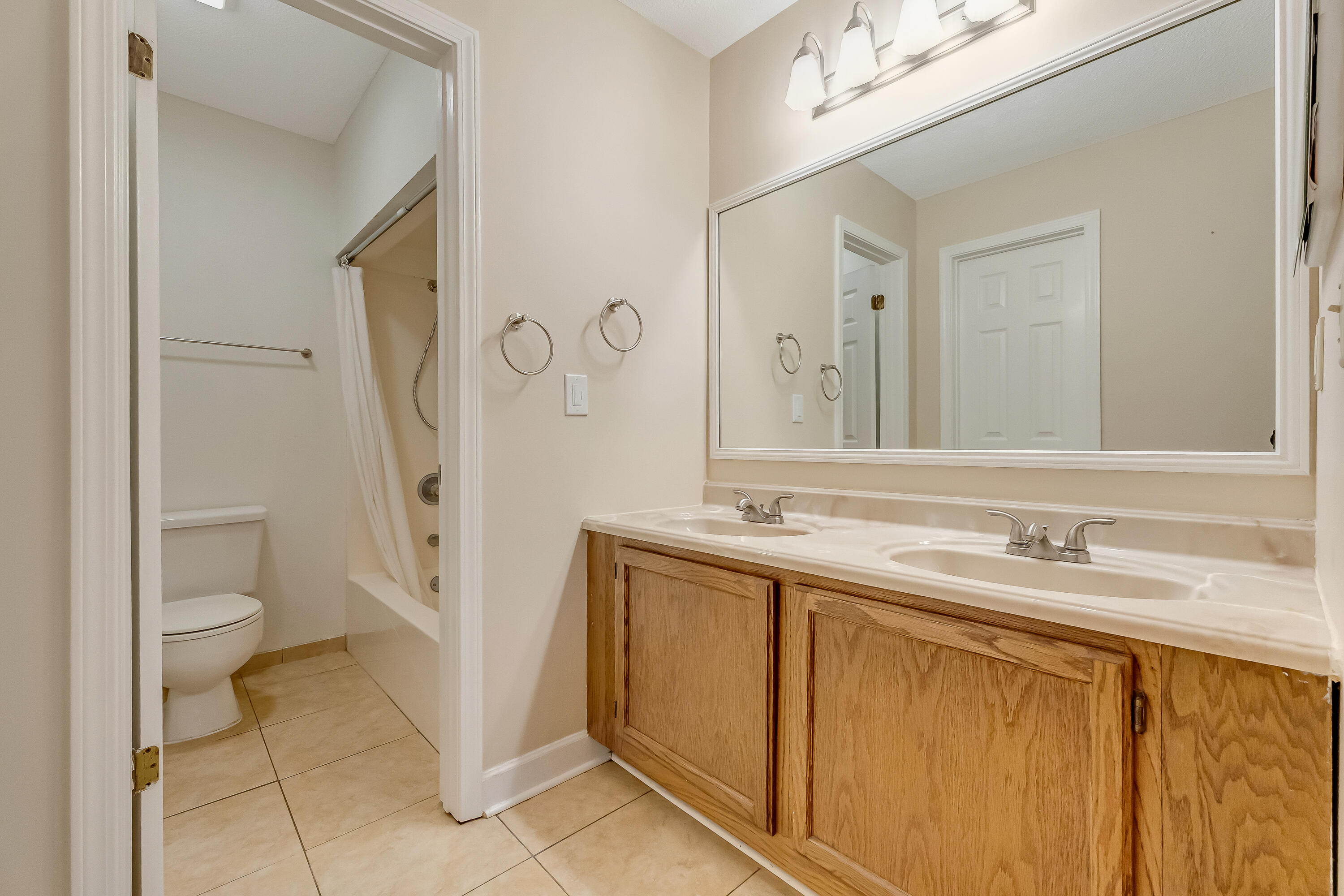 LAKESIDE CONDO AT BLUEWATER BAY - Residential Lease