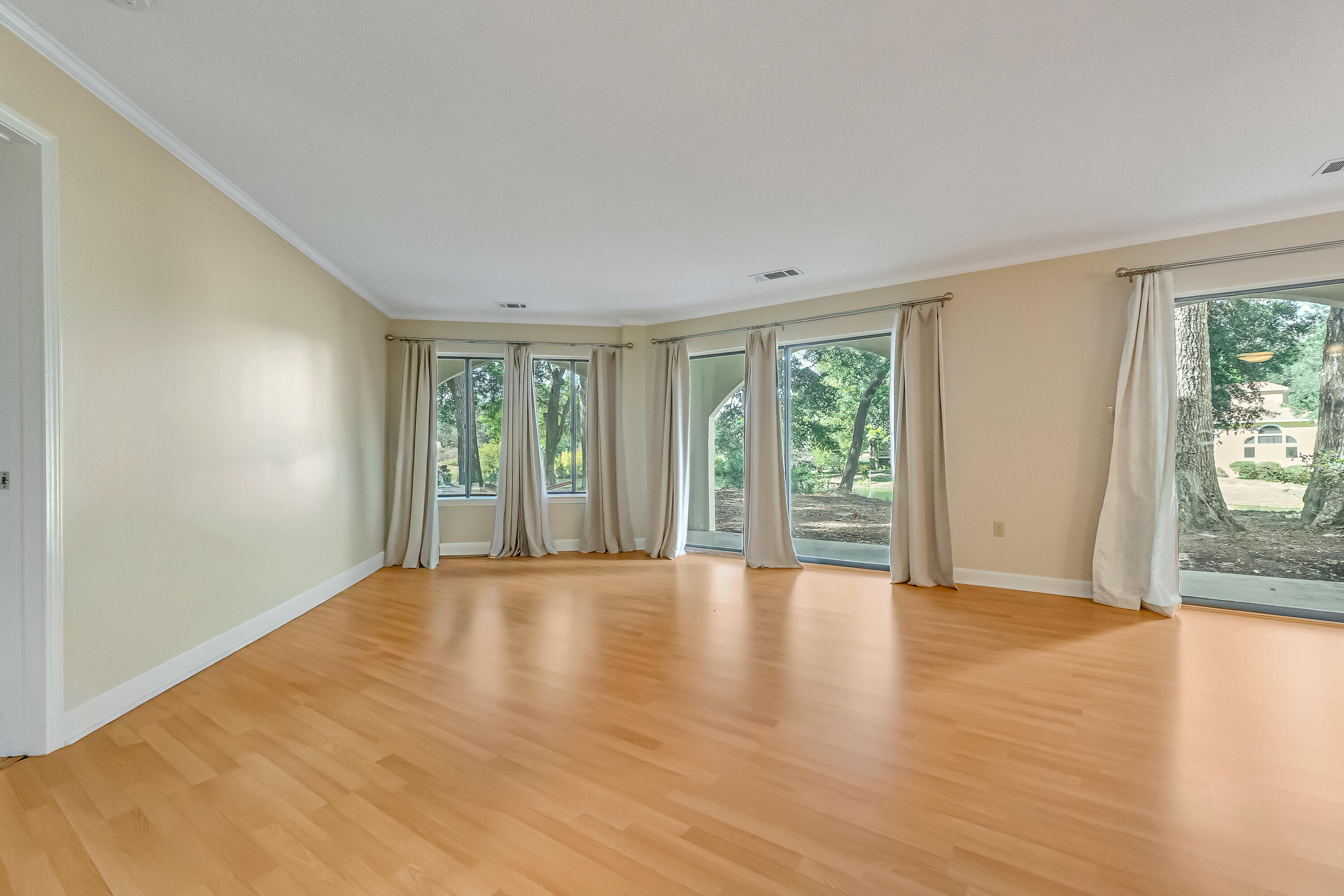 LAKESIDE CONDO AT BLUEWATER BAY - Residential Lease
