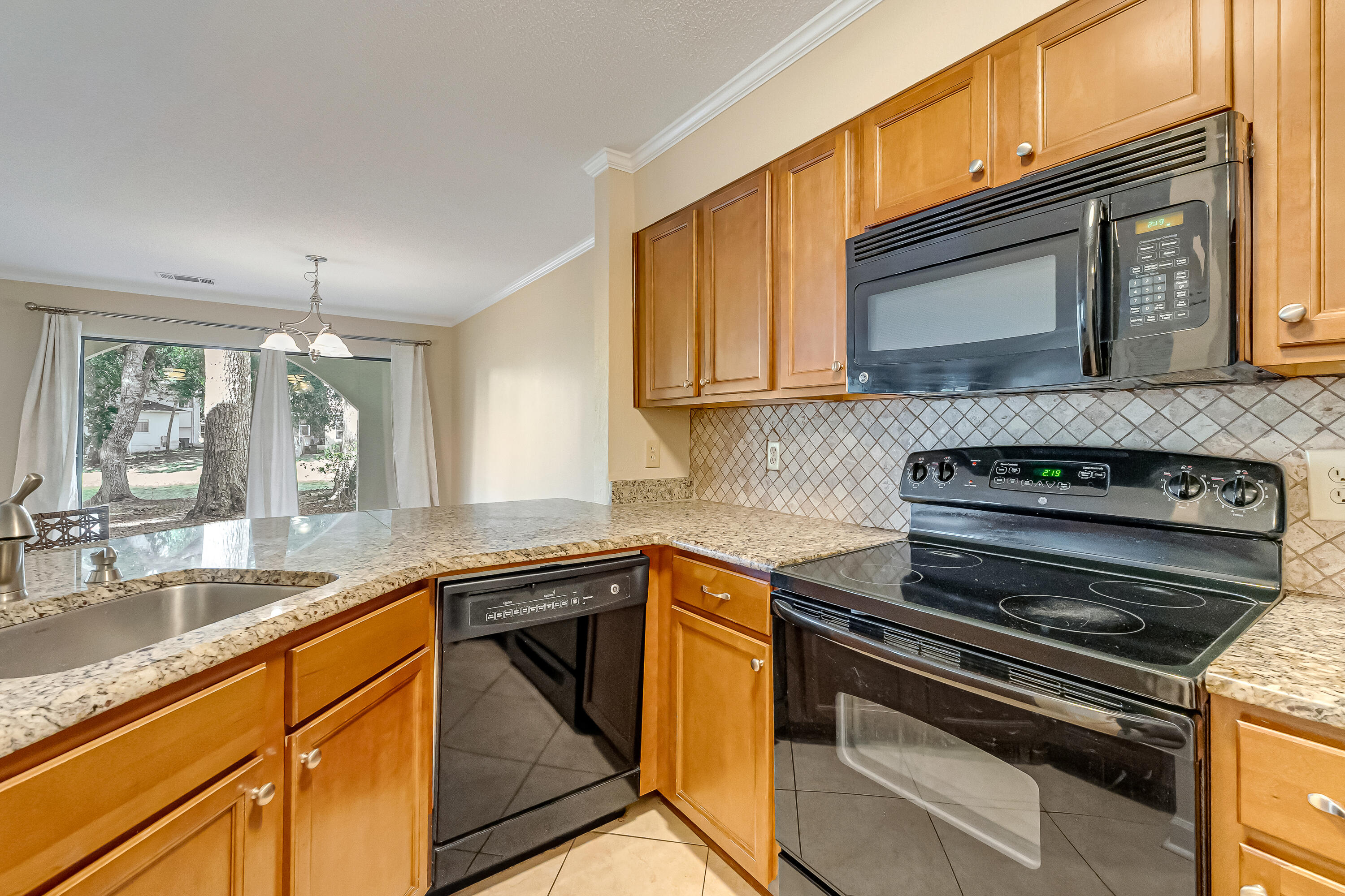 LAKESIDE CONDO AT BLUEWATER BAY - Residential Lease