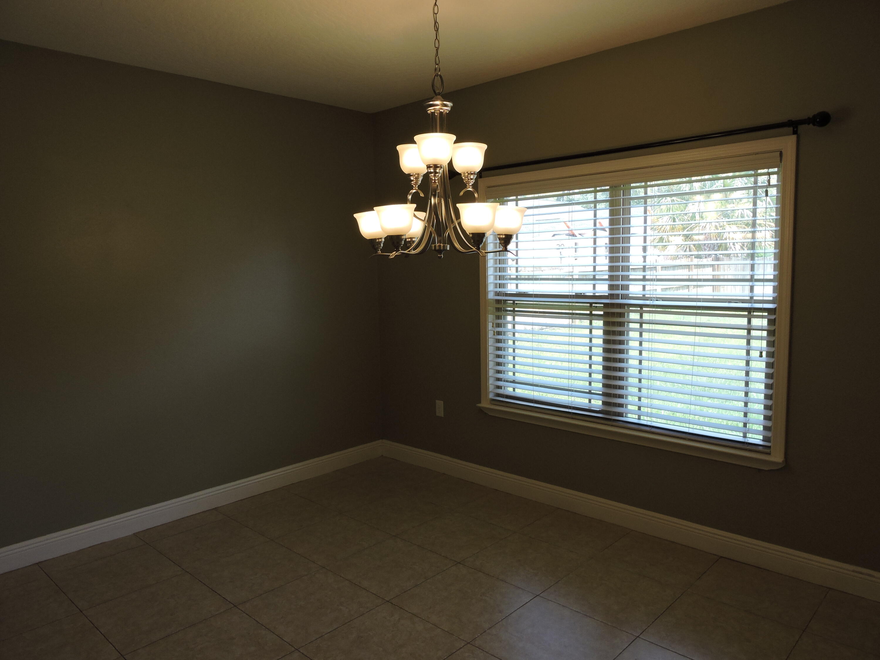 ASHTIN ESTATES - Residential Lease