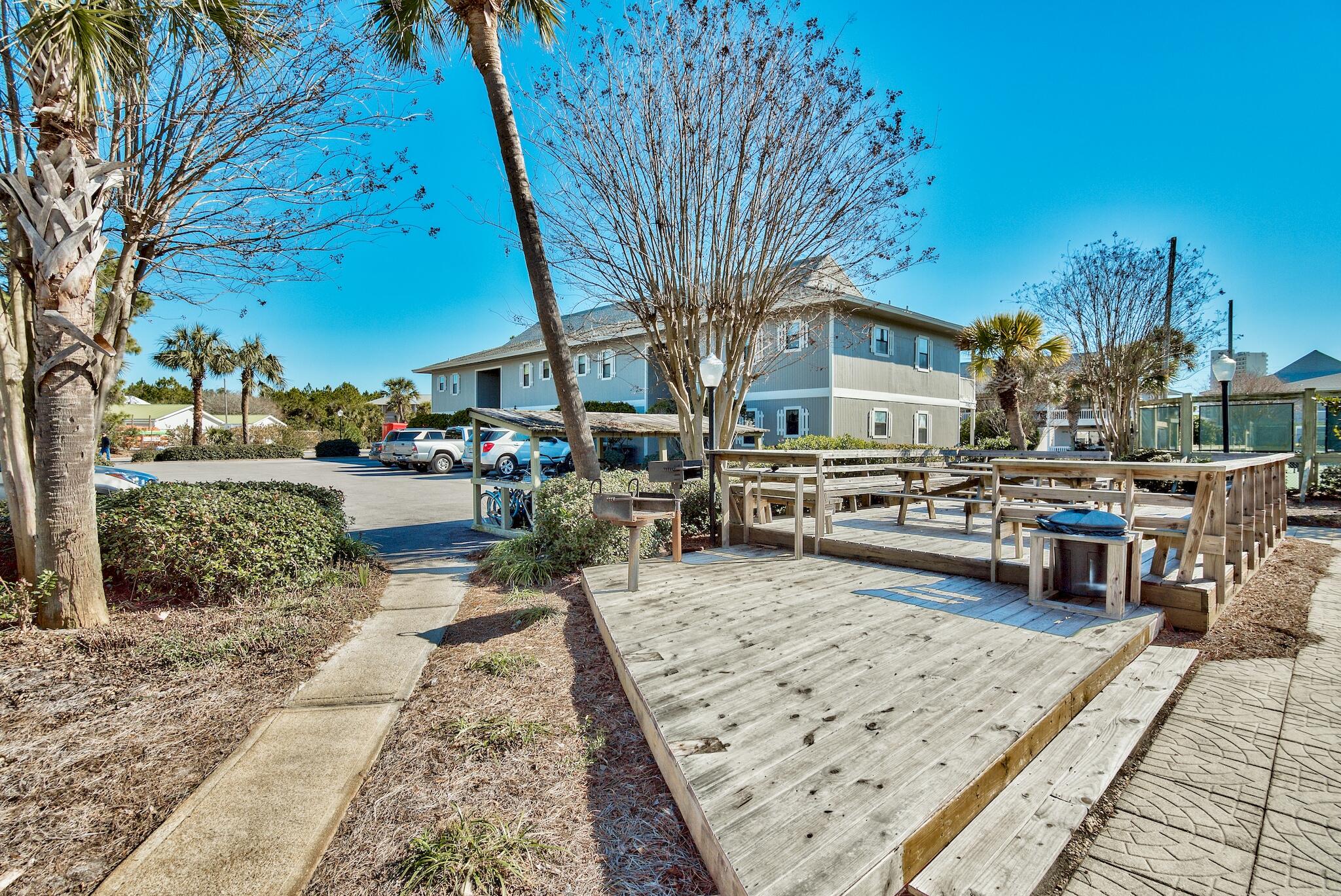 BEACHWOOD VILLAS CONDO Phase 1 - Residential