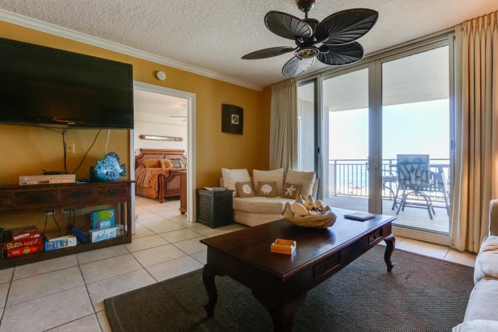 EMERALD BEACH PH 1 - Residential
