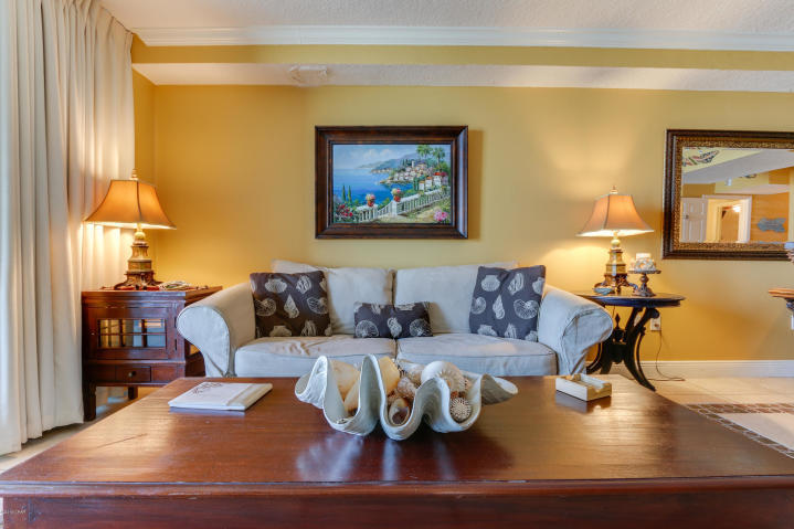 EMERALD BEACH PH 1 - Residential