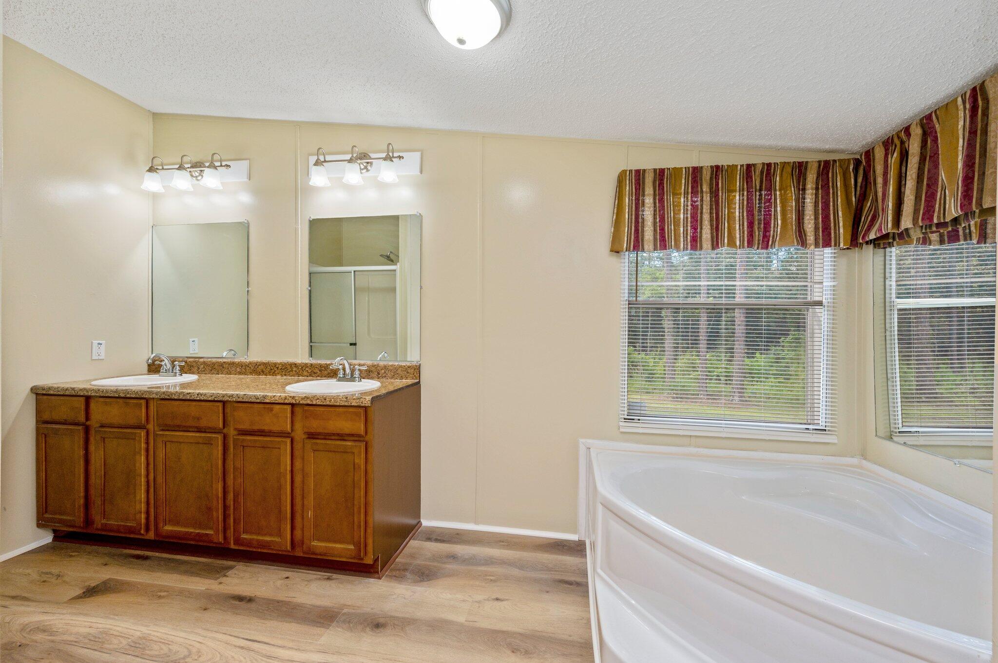 OAKWOOD HILLS UNIT 3 - Residential