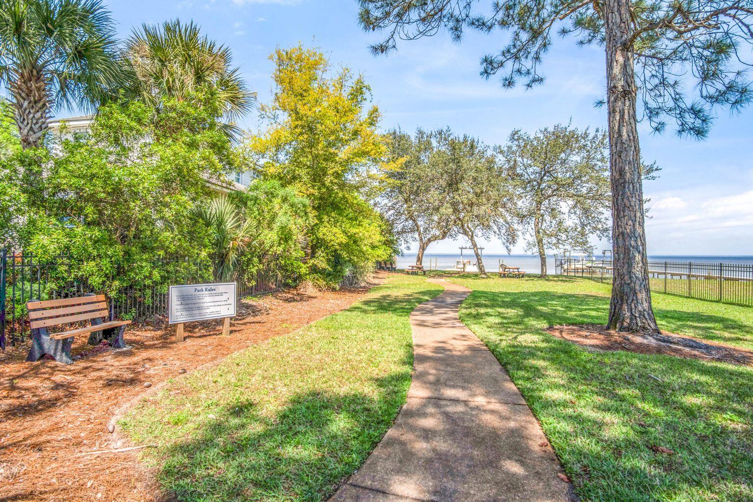PELICAN BAY S/D - Land