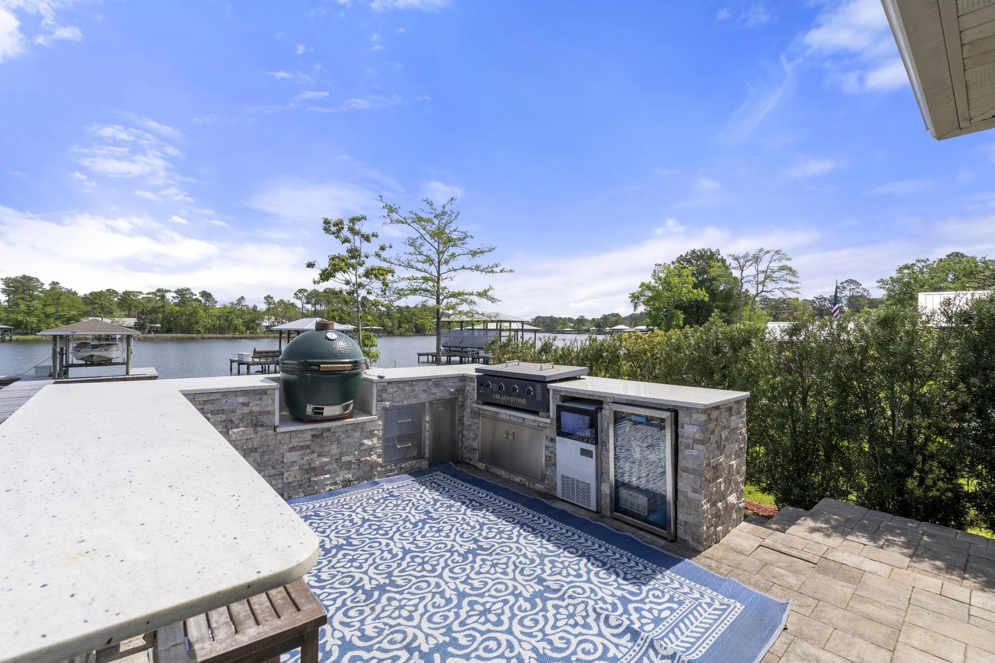 BAY GROVE - Residential