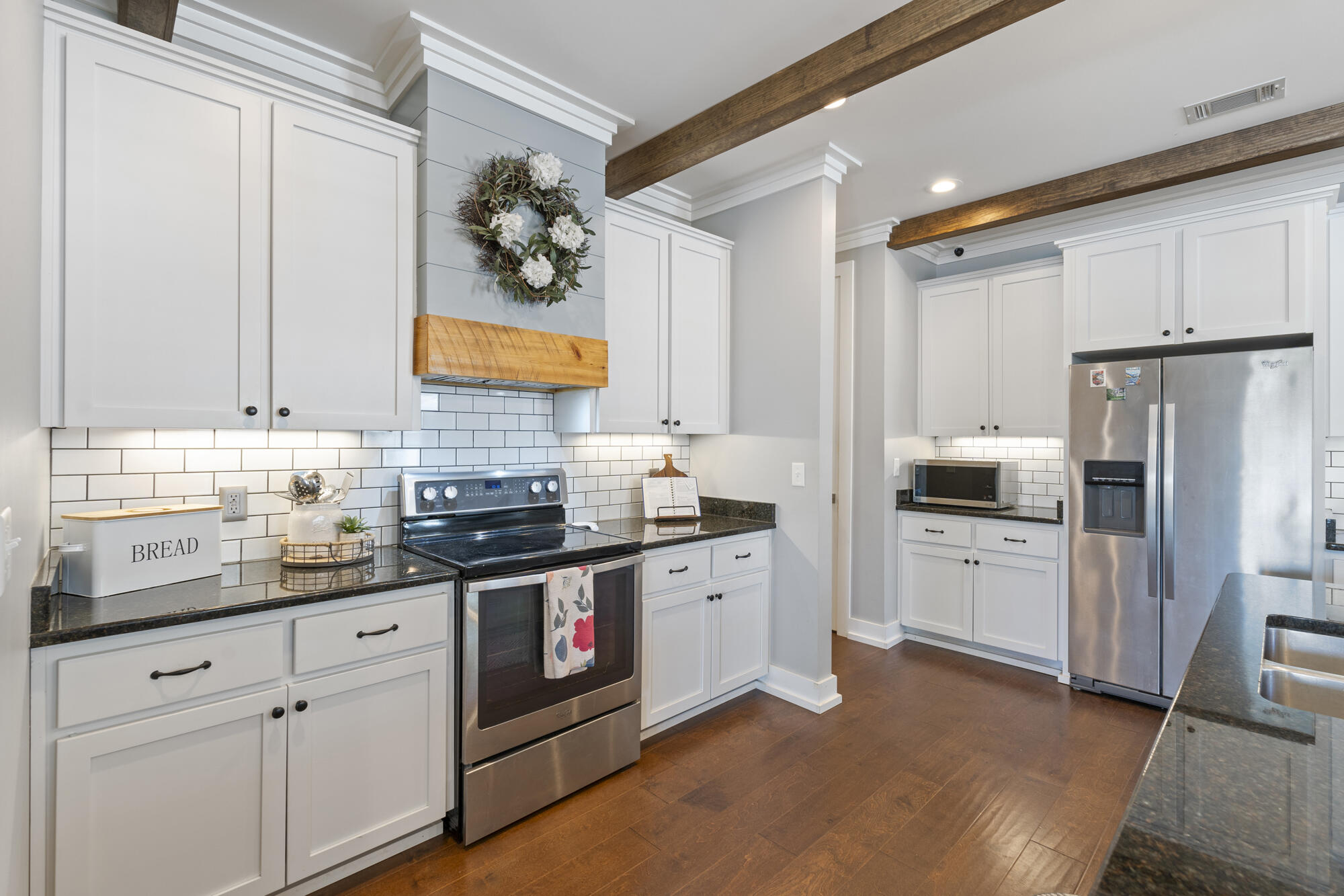 BAY GROVE - Residential
